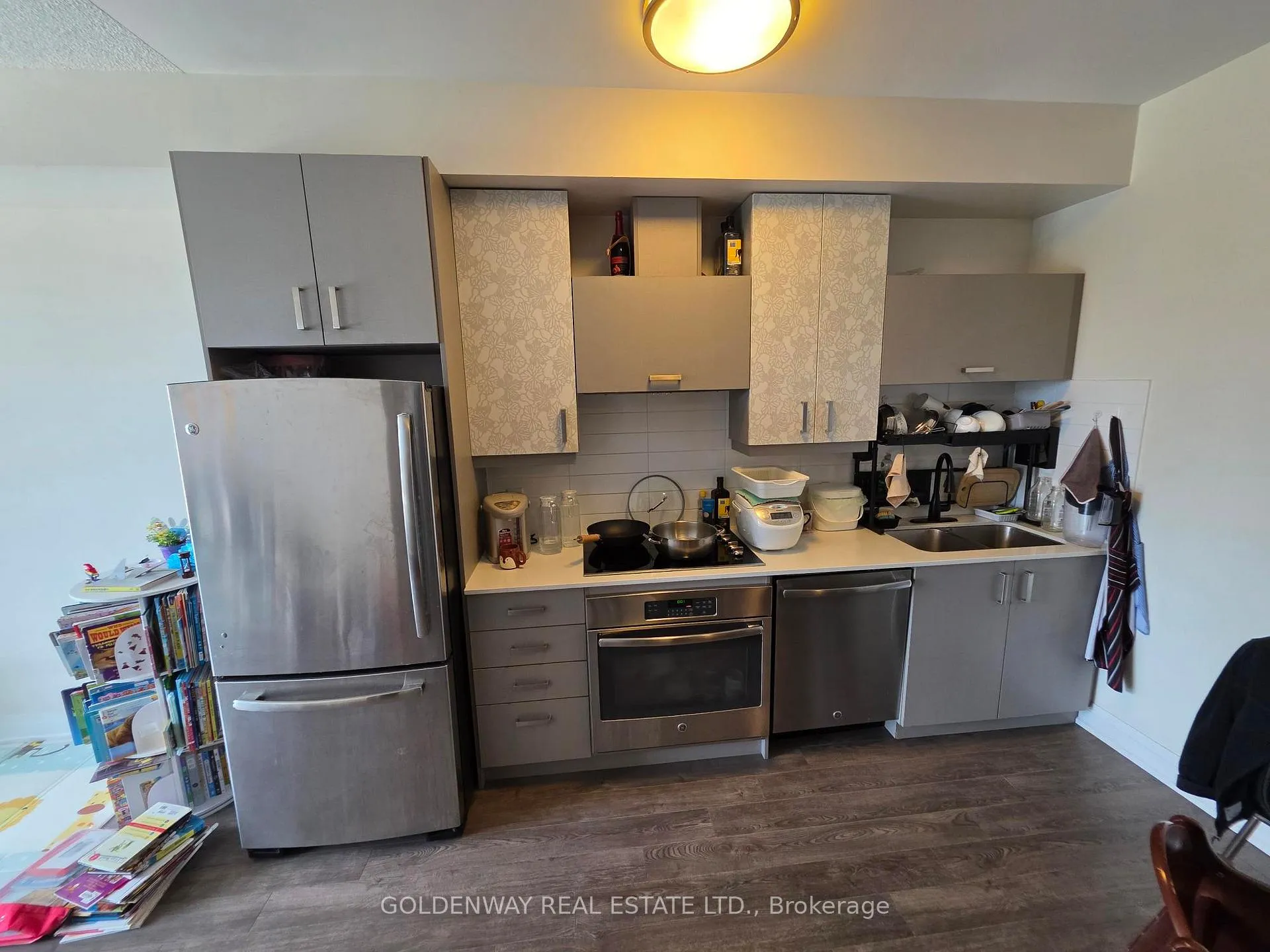 Photo 2 of Unit 325, 18 Uptown Drive, Markham, Unionville — HOMEH