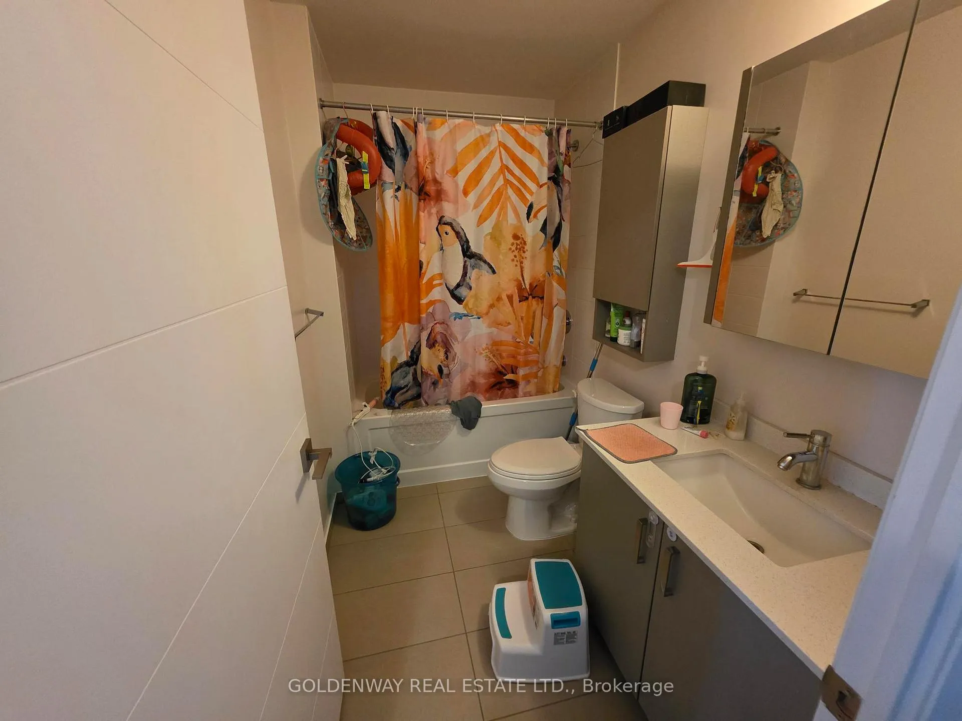 Photo 7 of Unit 325, 18 Uptown Drive, Markham, Unionville — HOMEH