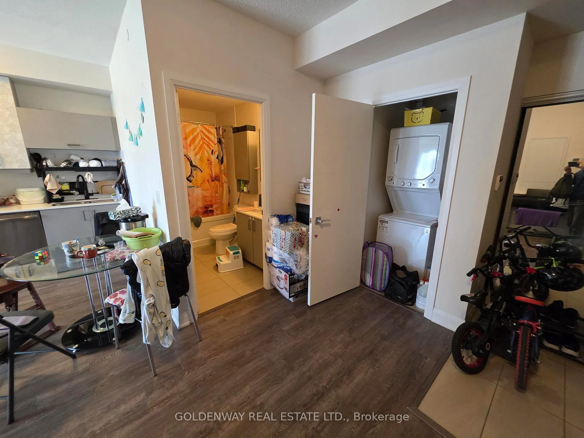 Photo 9 of Unit 325, 18 Uptown Drive, Markham, Unionville — HOMEH