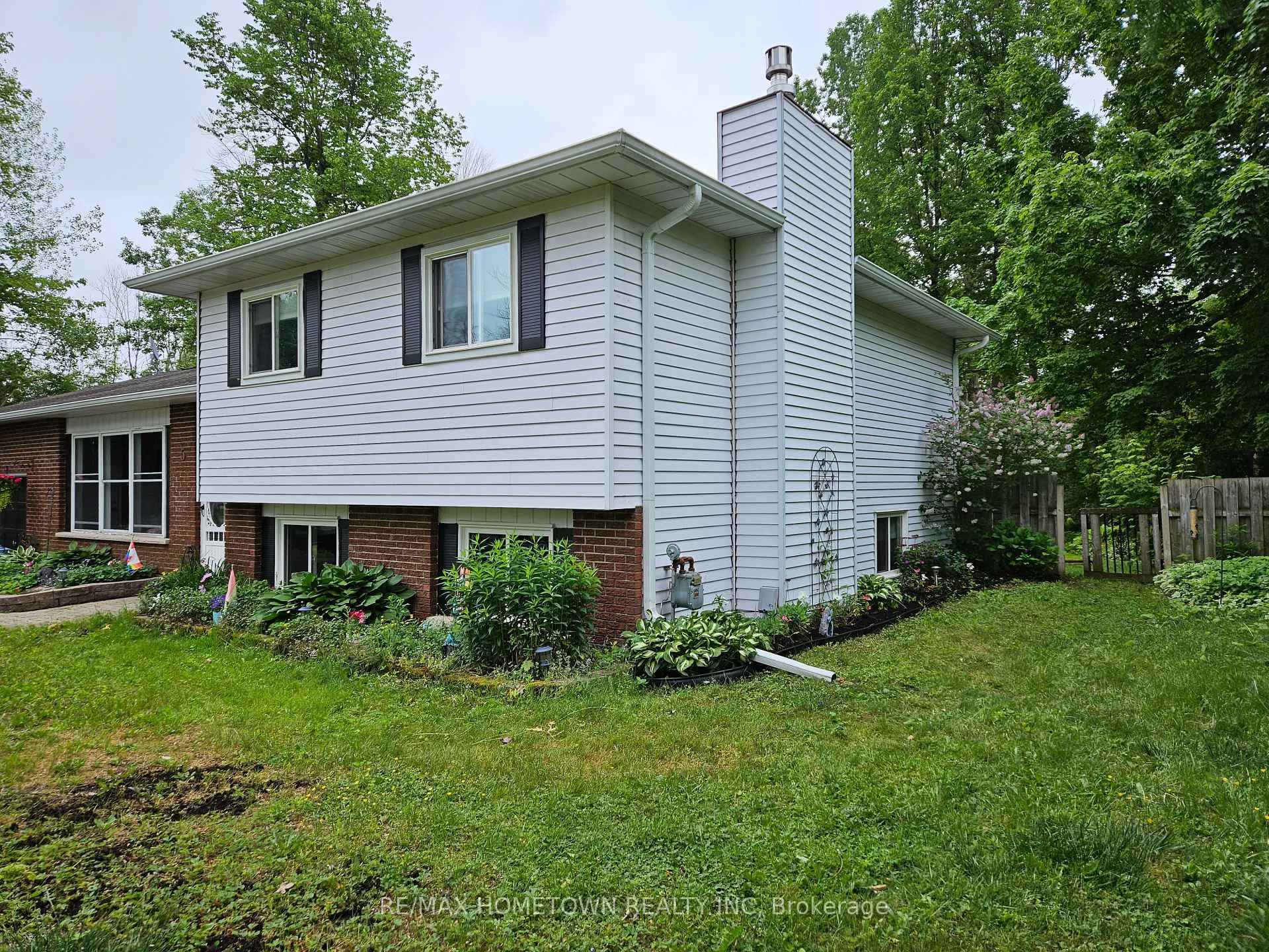 Photo 2 of 5 Meikle Drive, Augusta, Augusta Twp — HOMEH