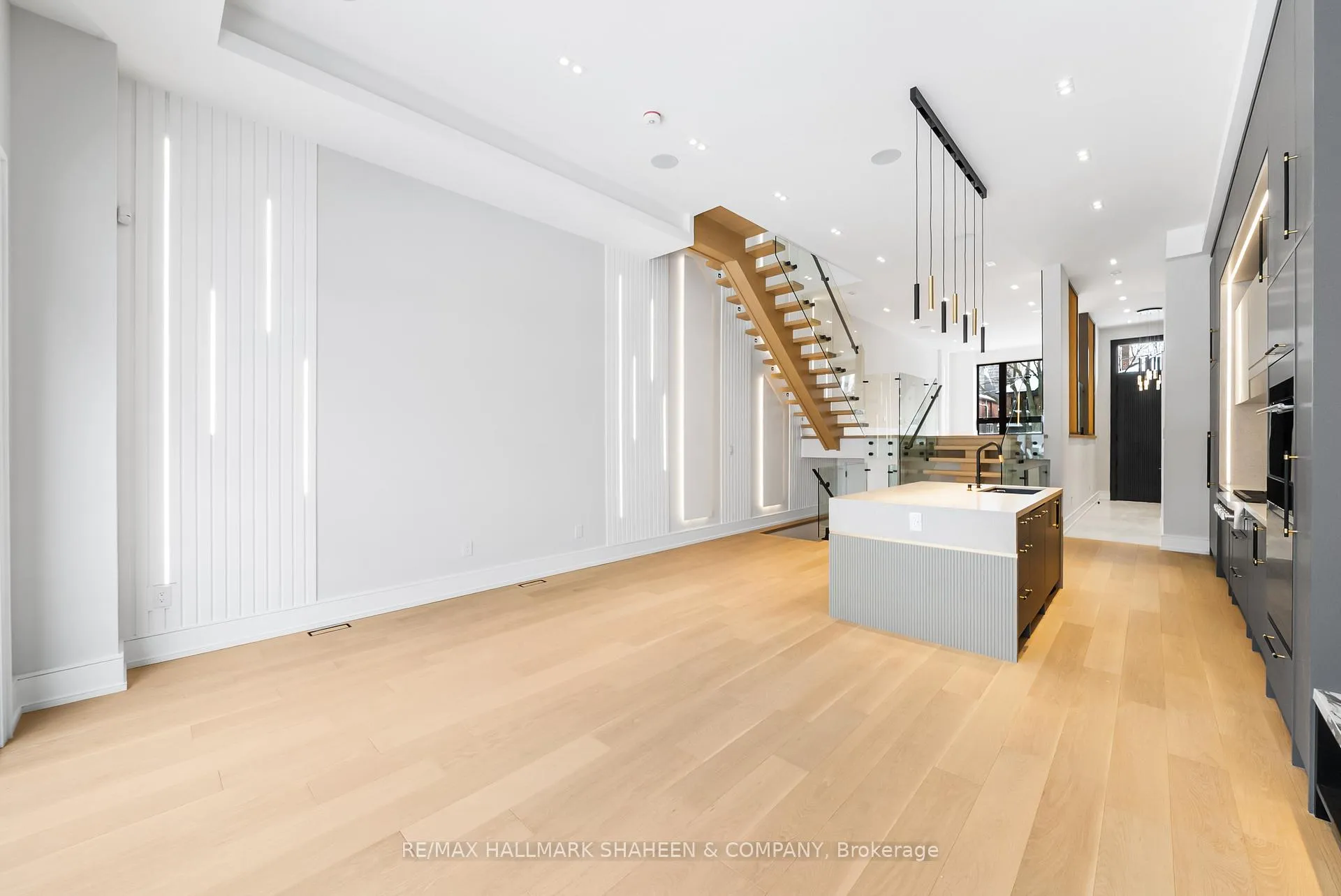 Photo 11 of 116 Briar Hill Avenue, Toronto, Lawrence Park South — HOMEH