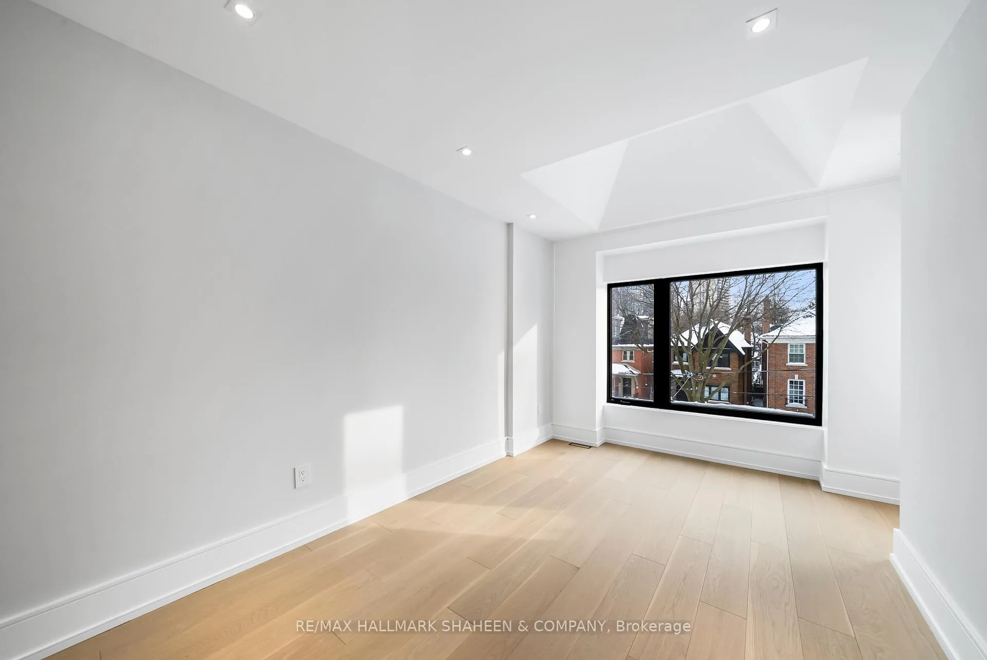 Photo 38 of 116 Briar Hill Avenue, Toronto, Lawrence Park South — HOMEH