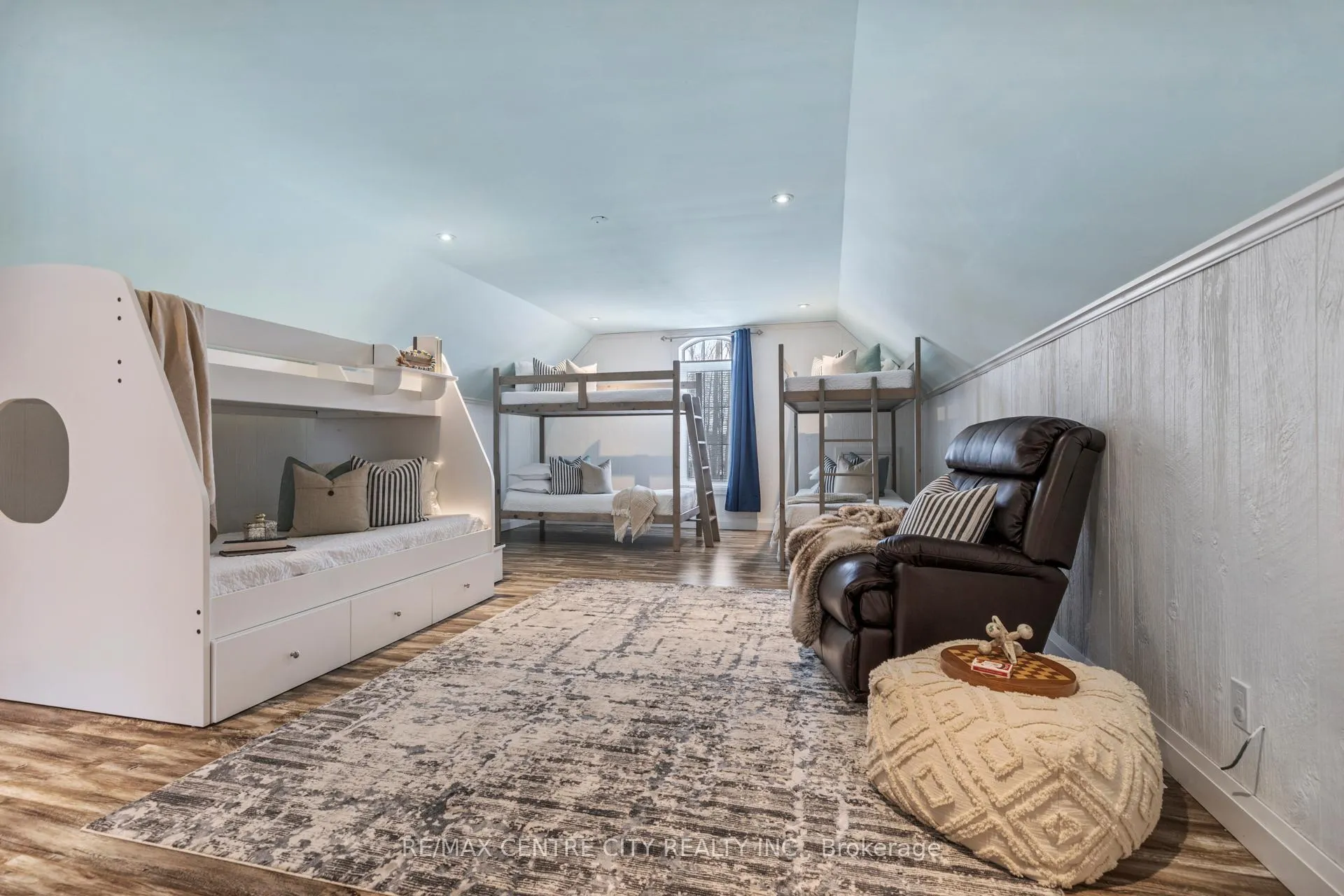 Photo 25 of 75335 Maxobel Road, Bluewater, Bayfield — HOMEH