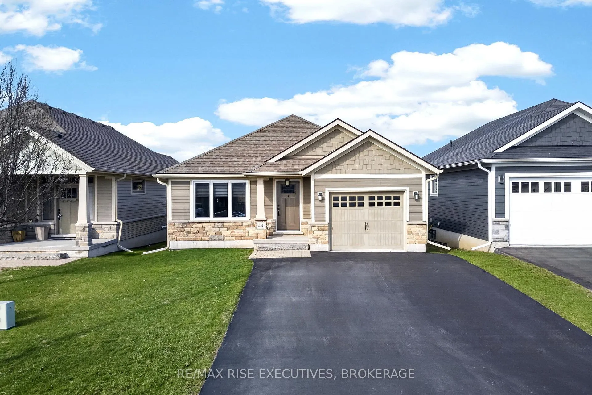Front of 44 Tessa Boulevard