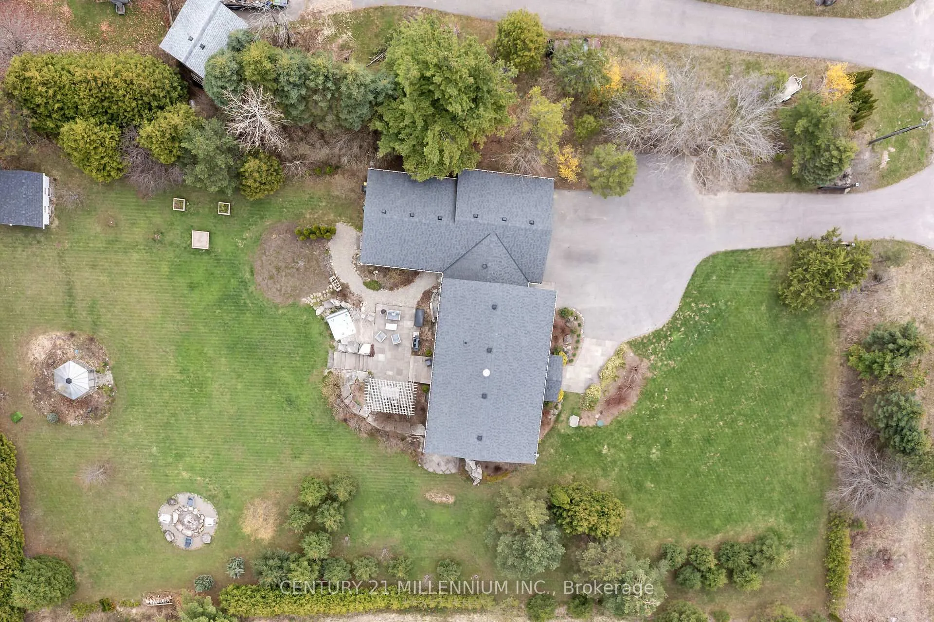 Photo 50 of 9610 Sideroad 5 Side Road, Erin, Rural Erin — HOMEH