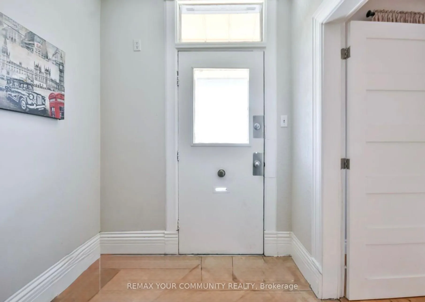 Photo 3 of 30 Tiffin Street, Barrie, Allandale Centre — HOMEH