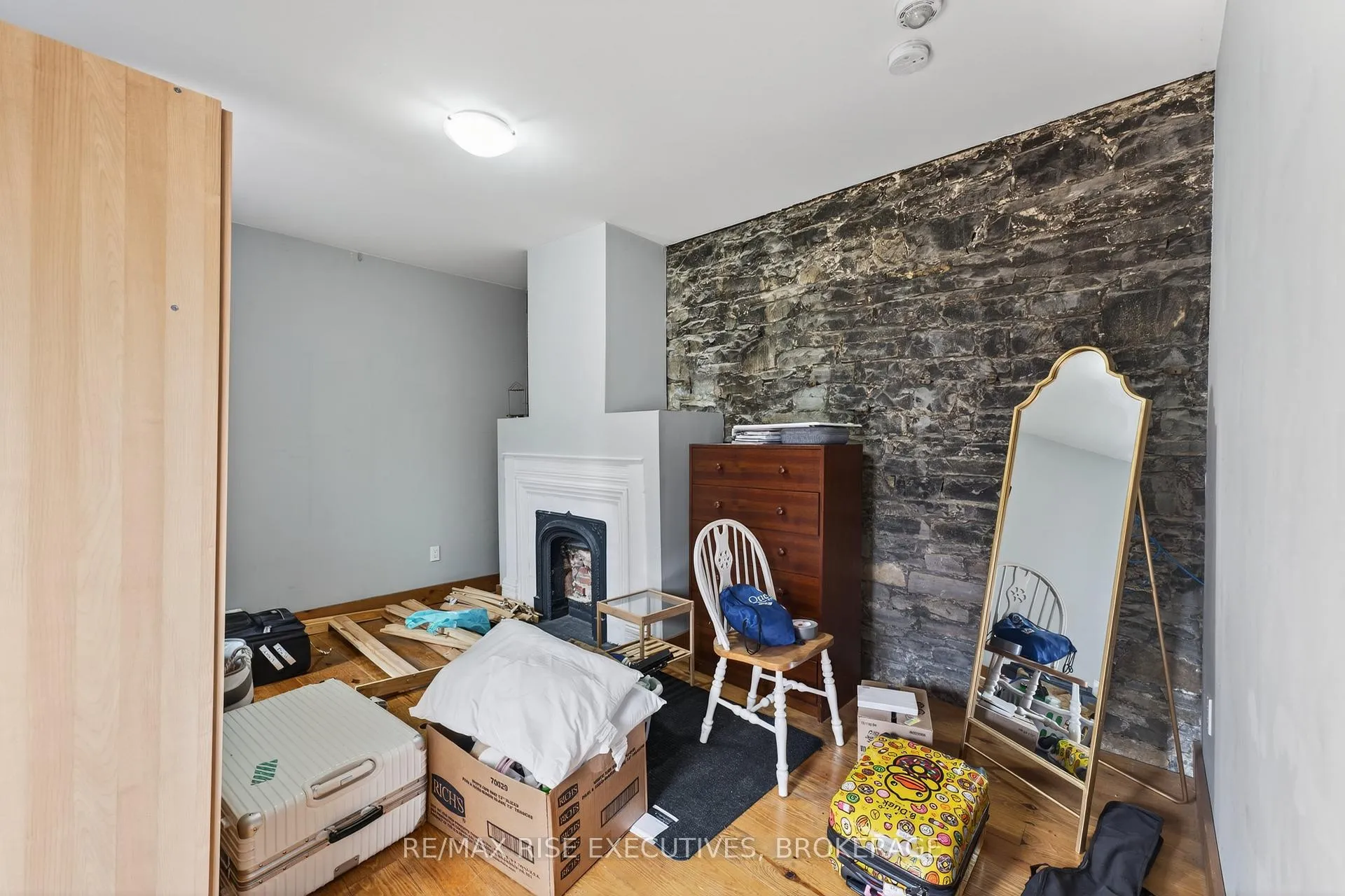 Photo 5 of 160 King Street E, Kingston, Central City East — HOMEH