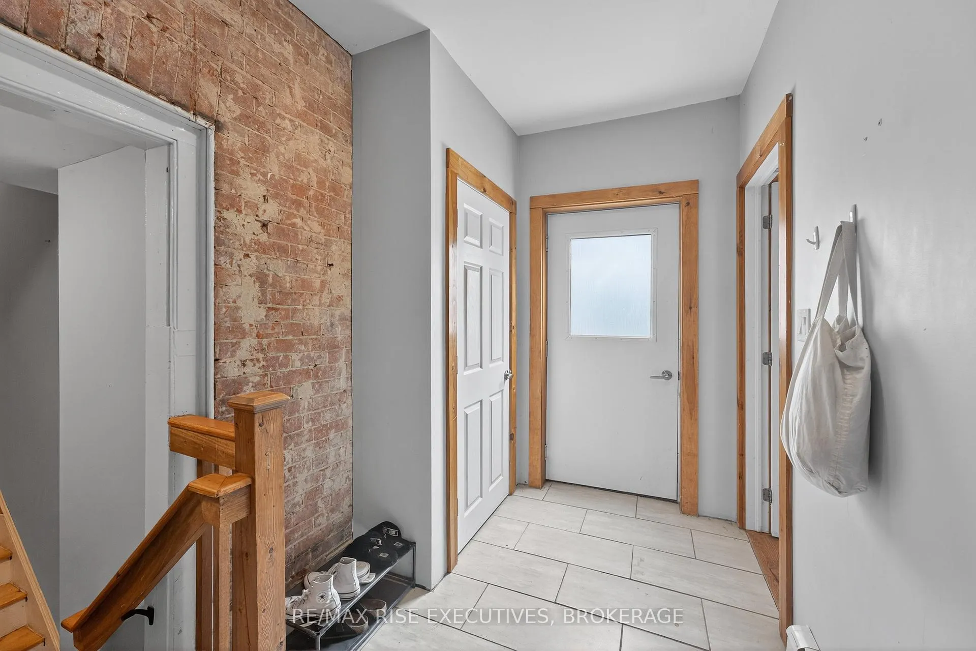 Photo 7 of 160 King Street E, Kingston, Central City East — HOMEH