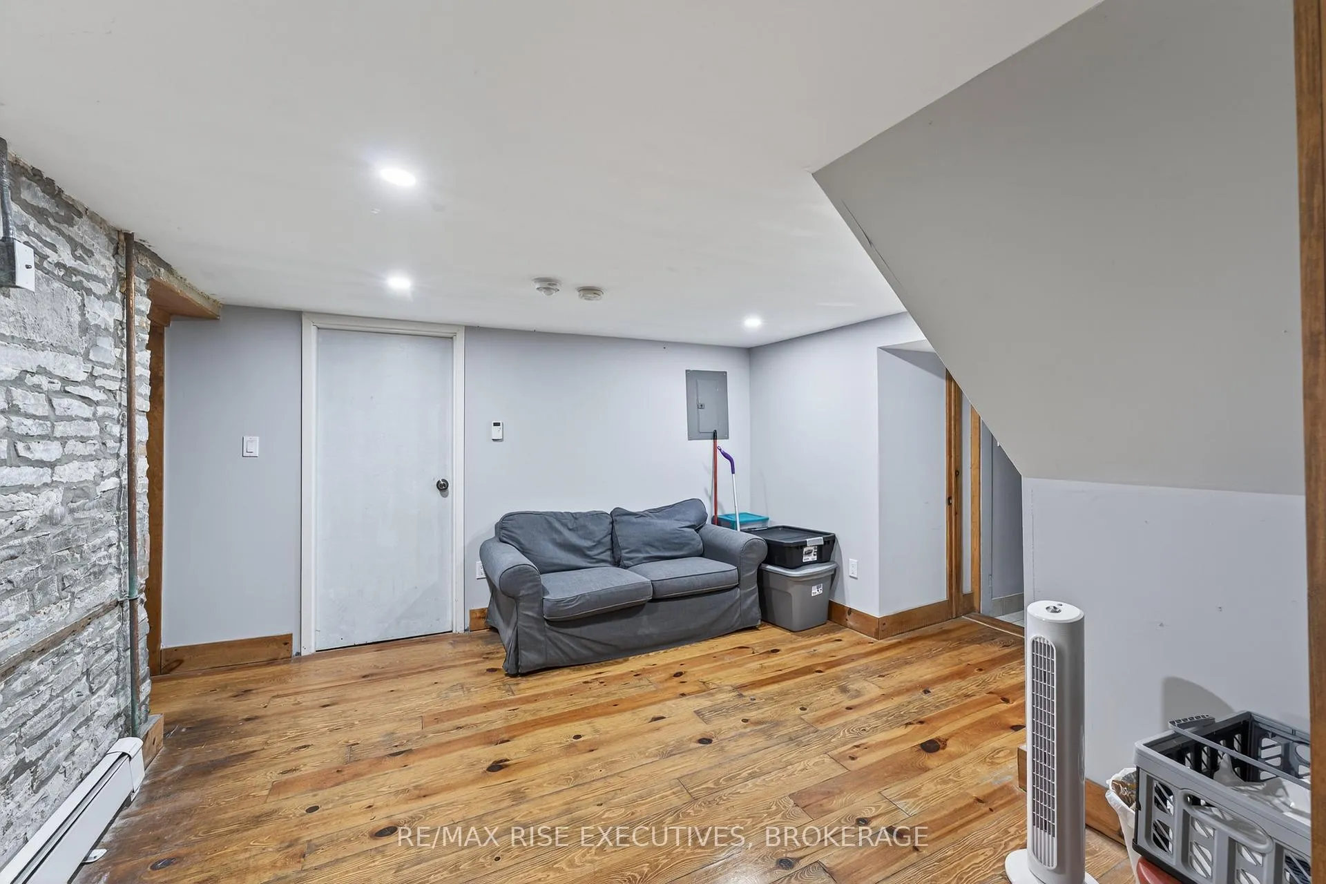 Photo 8 of 160 King Street E, Kingston, Central City East — HOMEH