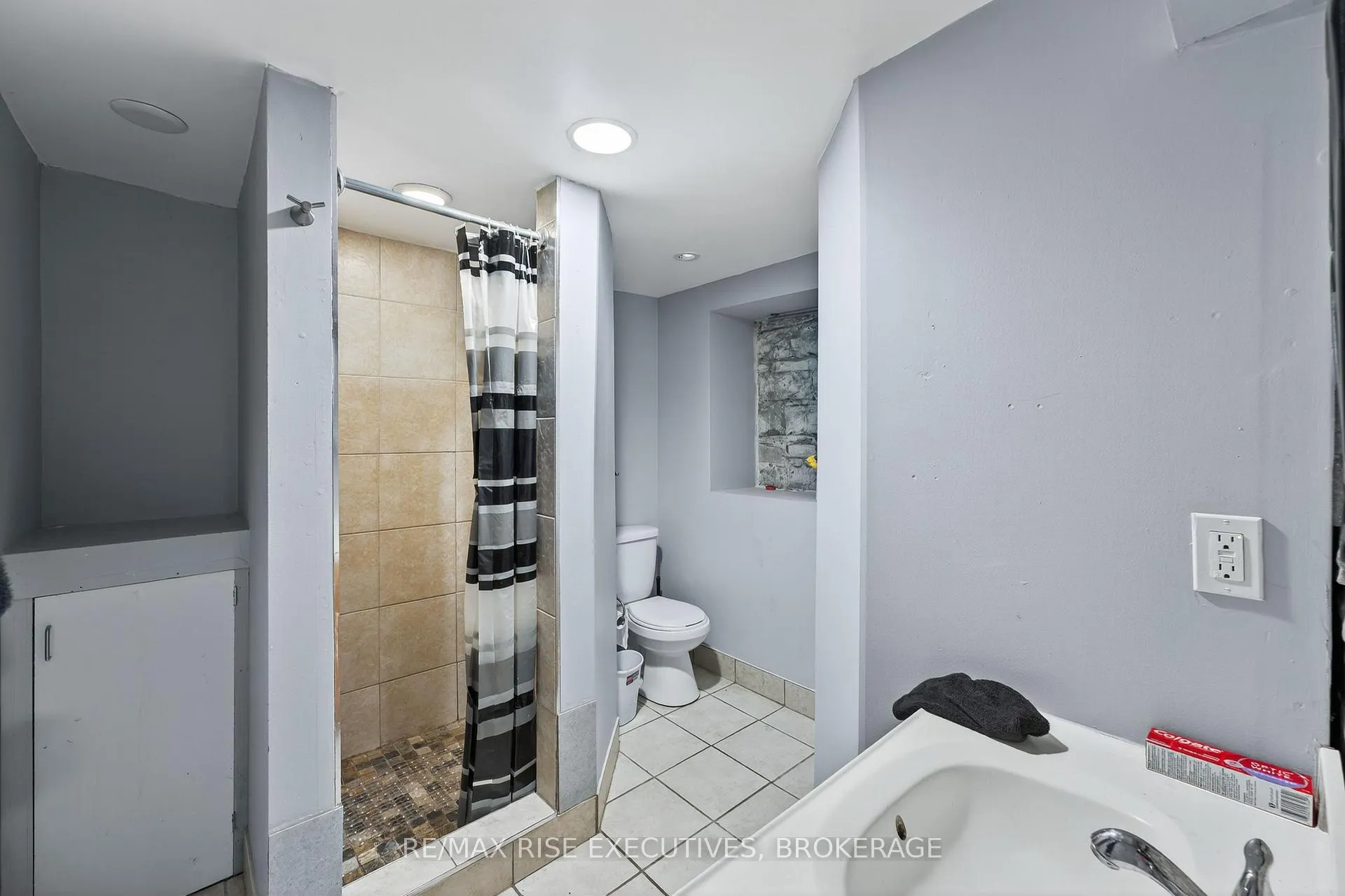 Photo 9 of 160 King Street E, Kingston, Central City East — HOMEH