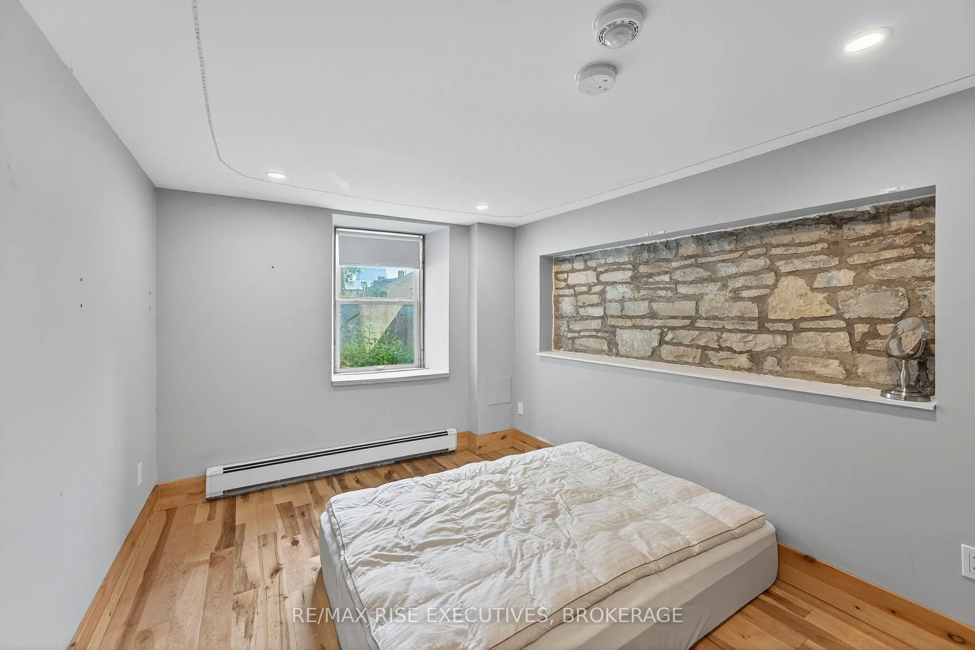 Photo 10 of 160 King Street E, Kingston, Central City East — HOMEH