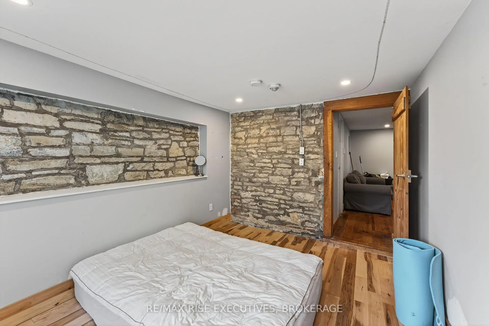 Photo 11 of 160 King Street E, Kingston, Central City East — HOMEH