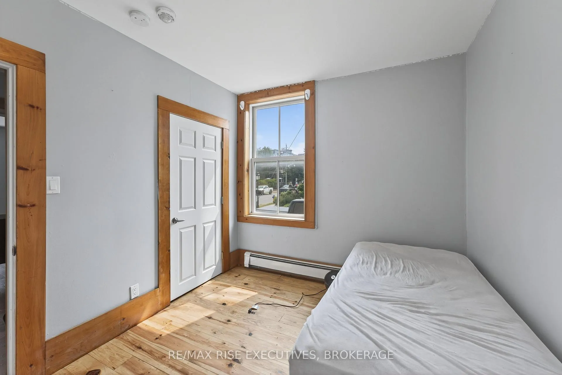 Photo 15 of 160 King Street E, Kingston, Central City East — HOMEH