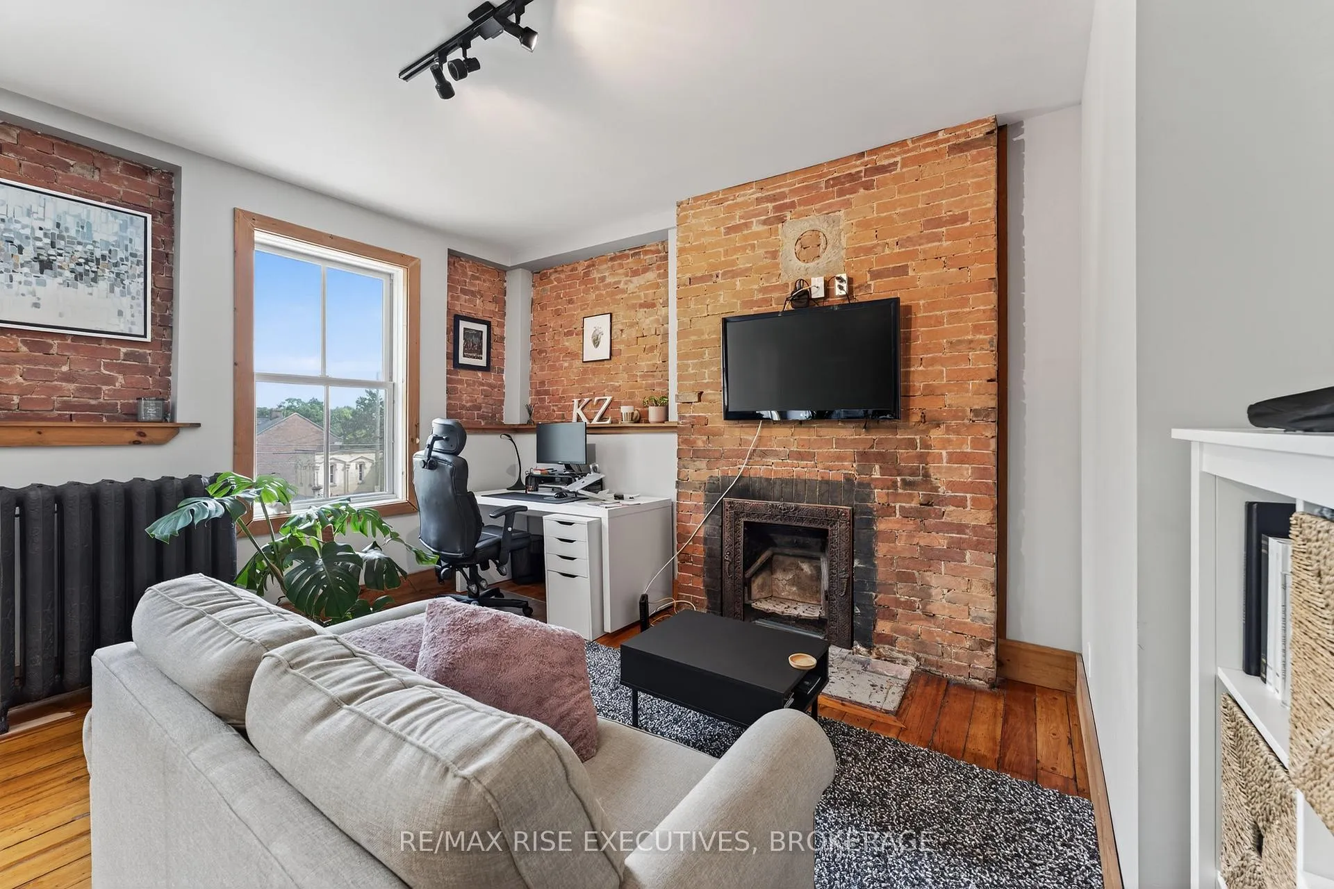 Photo 24 of 160 King Street E, Kingston, Central City East — HOMEH