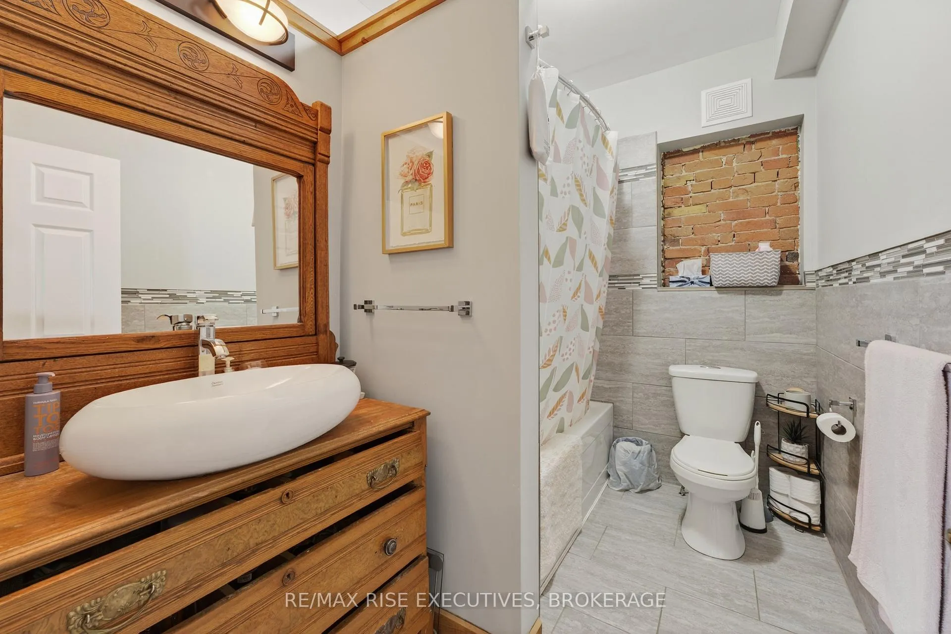 Photo 27 of 160 King Street E, Kingston, Central City East — HOMEH
