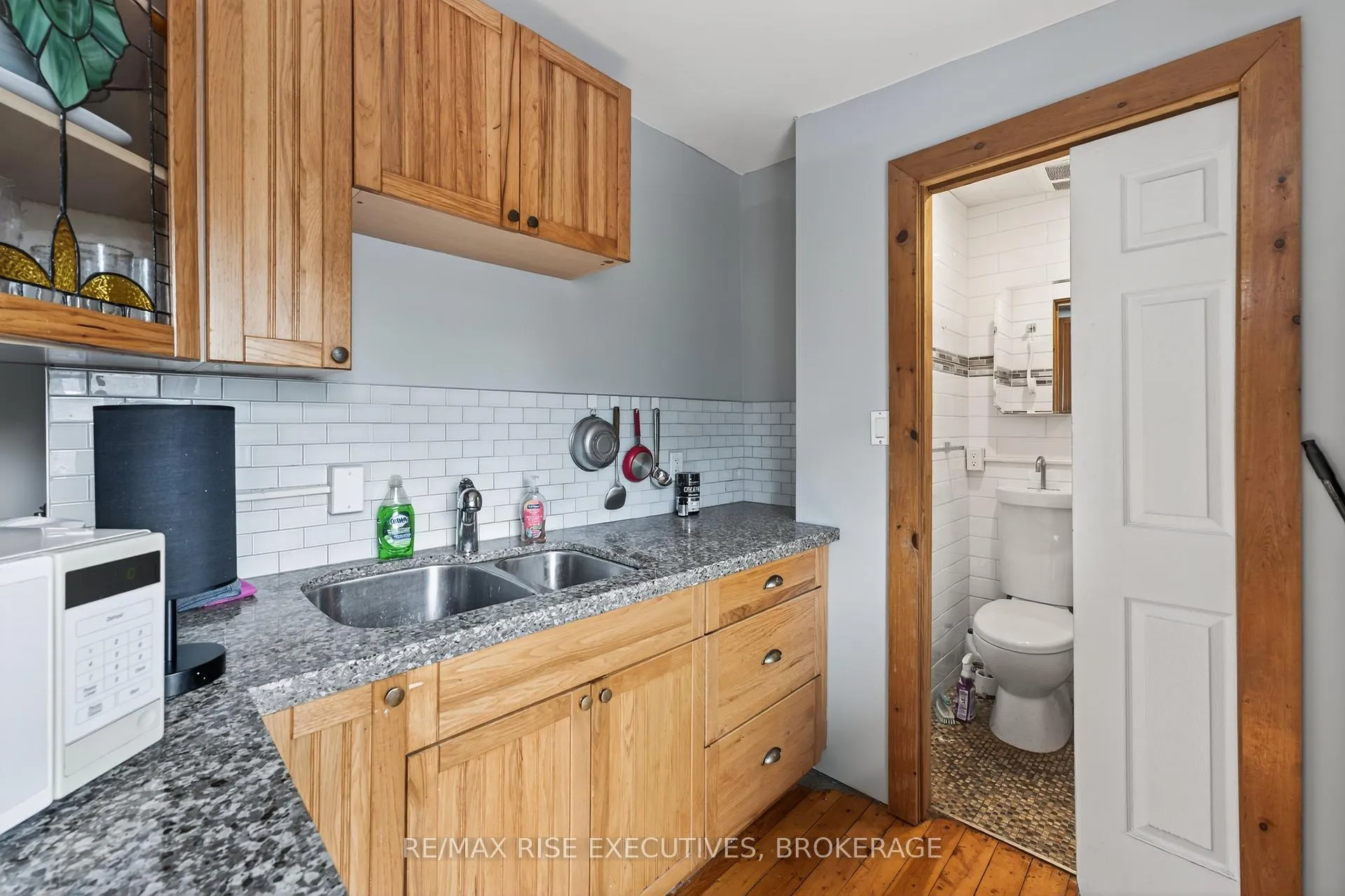 Photo 30 of 160 King Street E, Kingston, Central City East — HOMEH