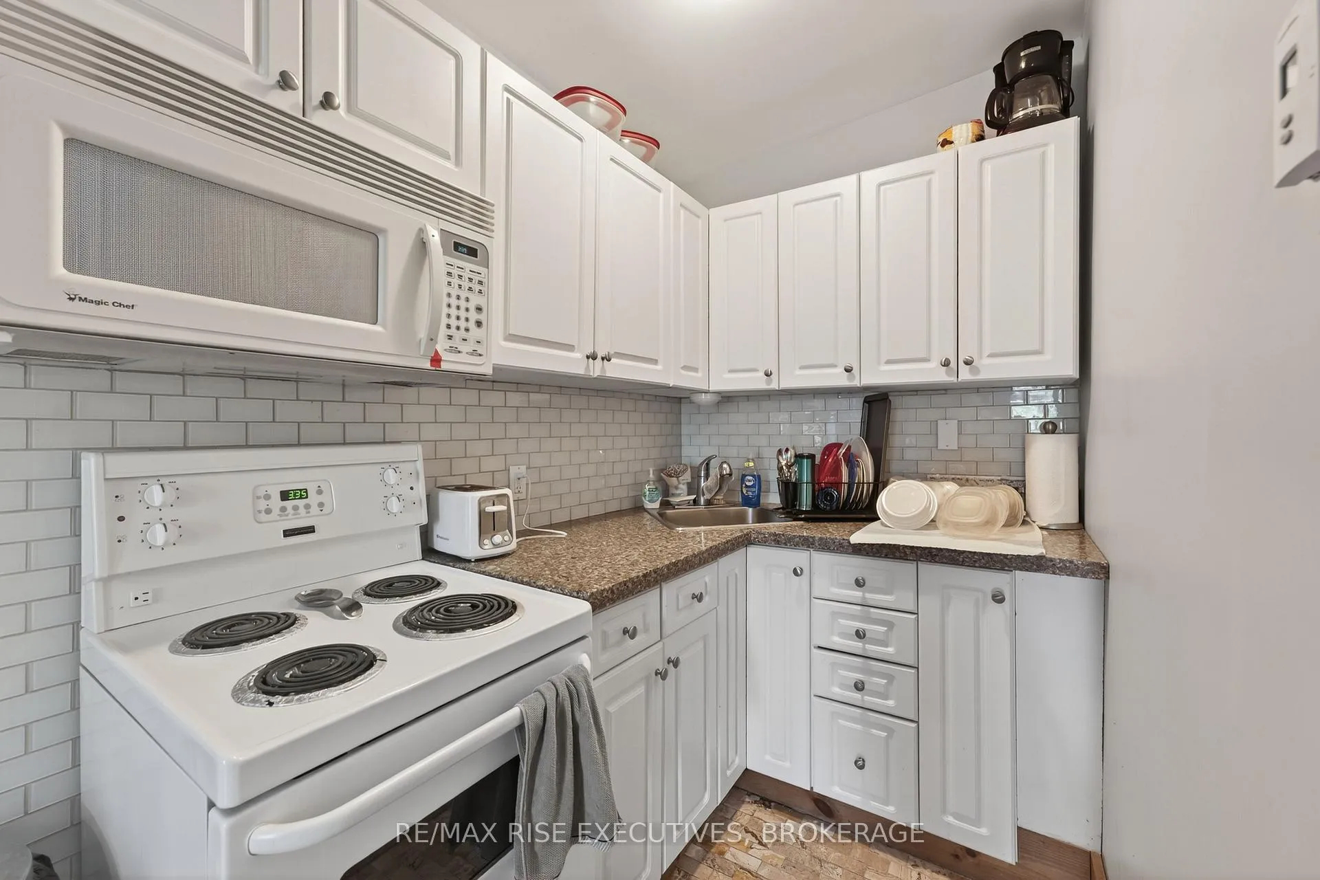 Photo 35 of 160 King Street E, Kingston, Central City East — HOMEH