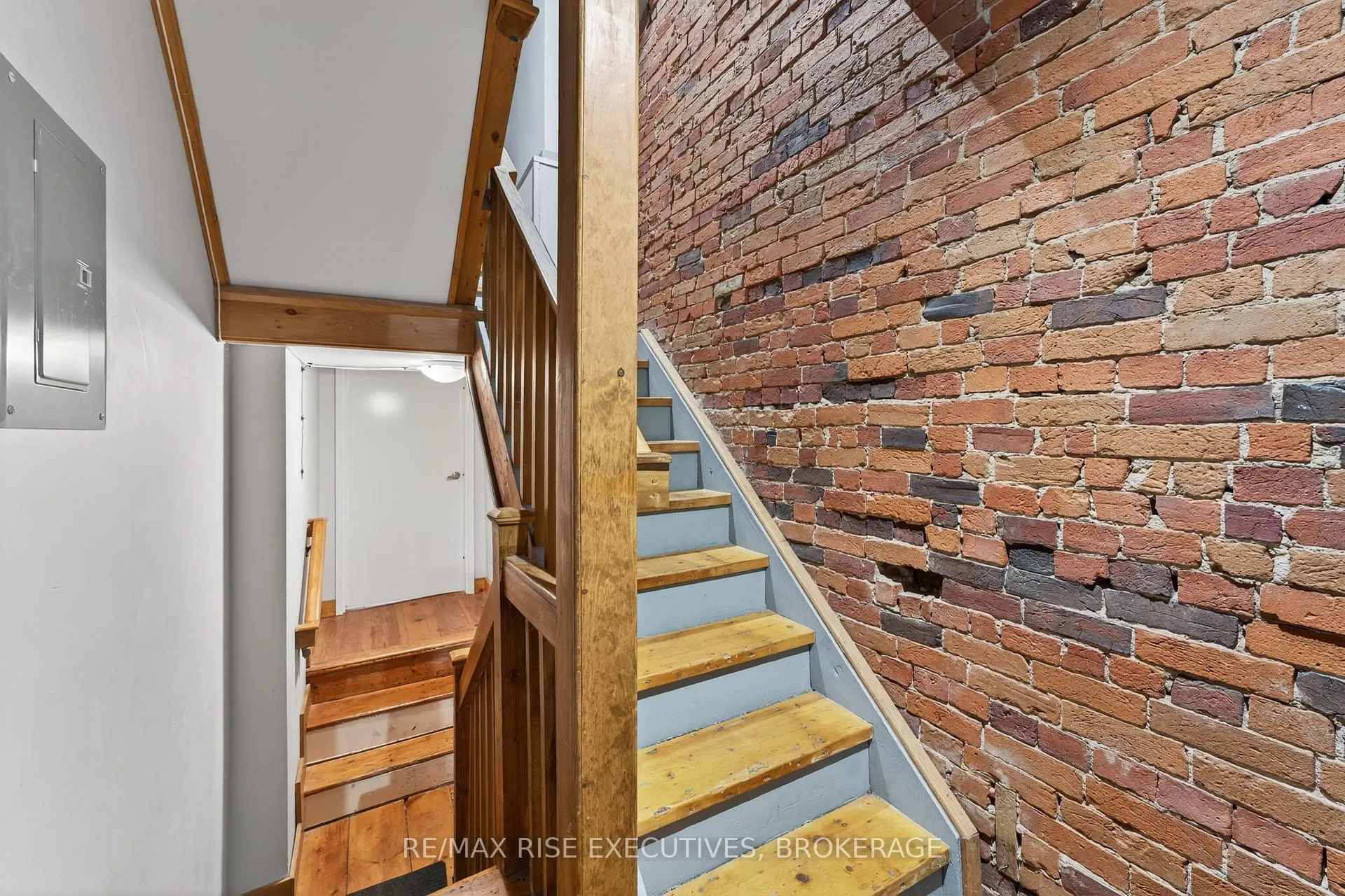 Photo 39 of 160 King Street E, Kingston, Central City East — HOMEH