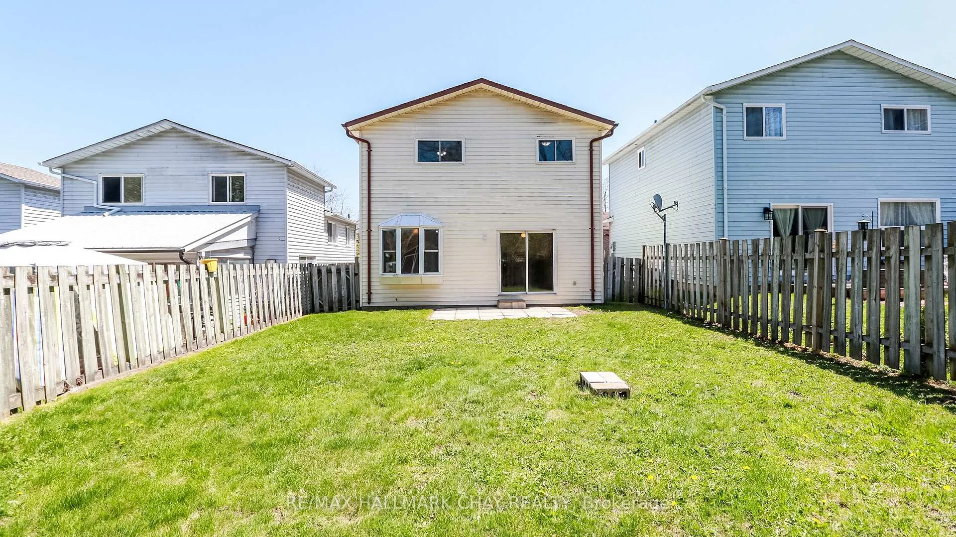 Photo 6 of 82 Melinda Crescent, Barrie, Allandale — HOMEH