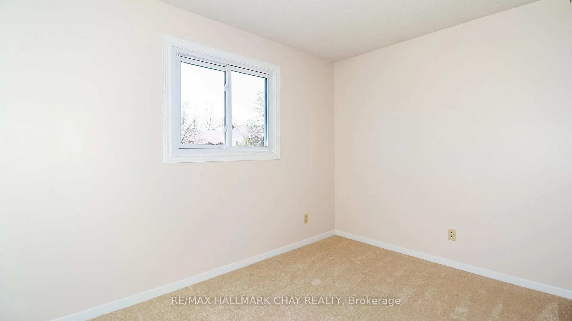 Photo 22 of 82 Melinda Crescent, Barrie, Allandale — HOMEH