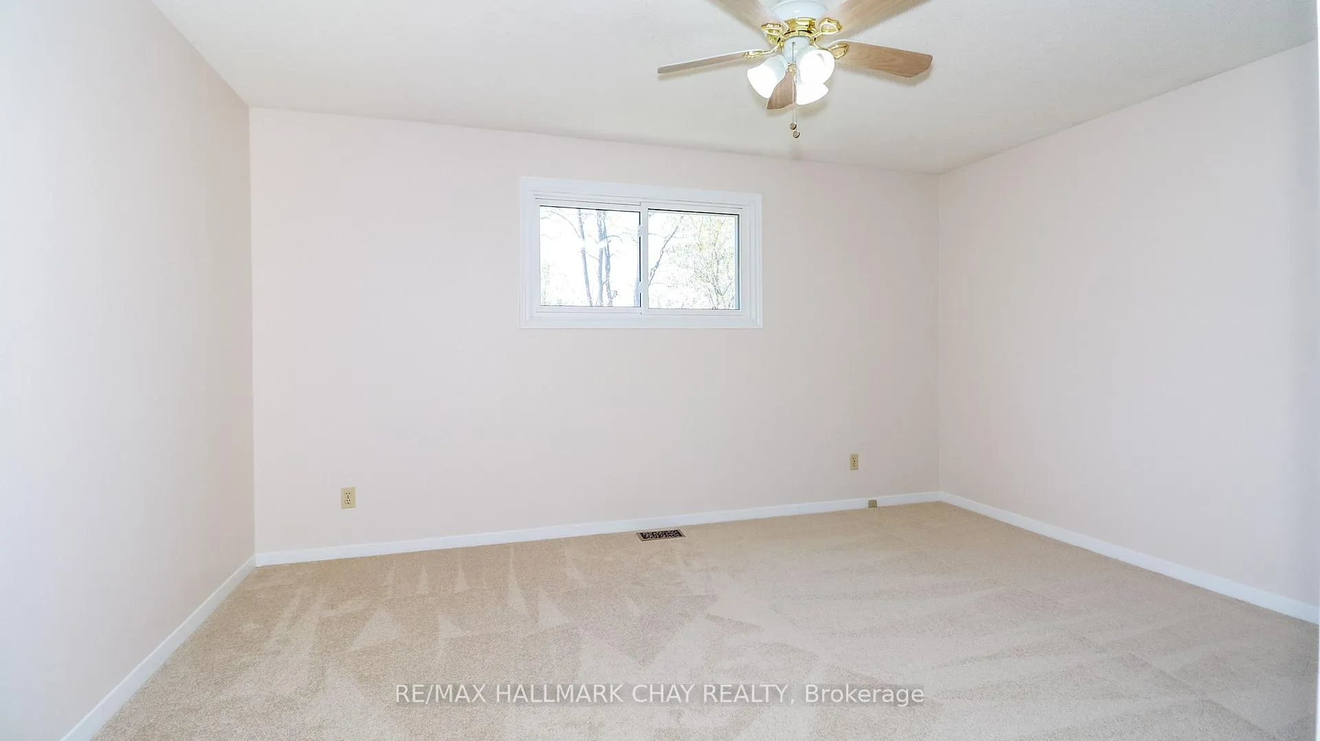 Photo 23 of 82 Melinda Crescent, Barrie, Allandale — HOMEH