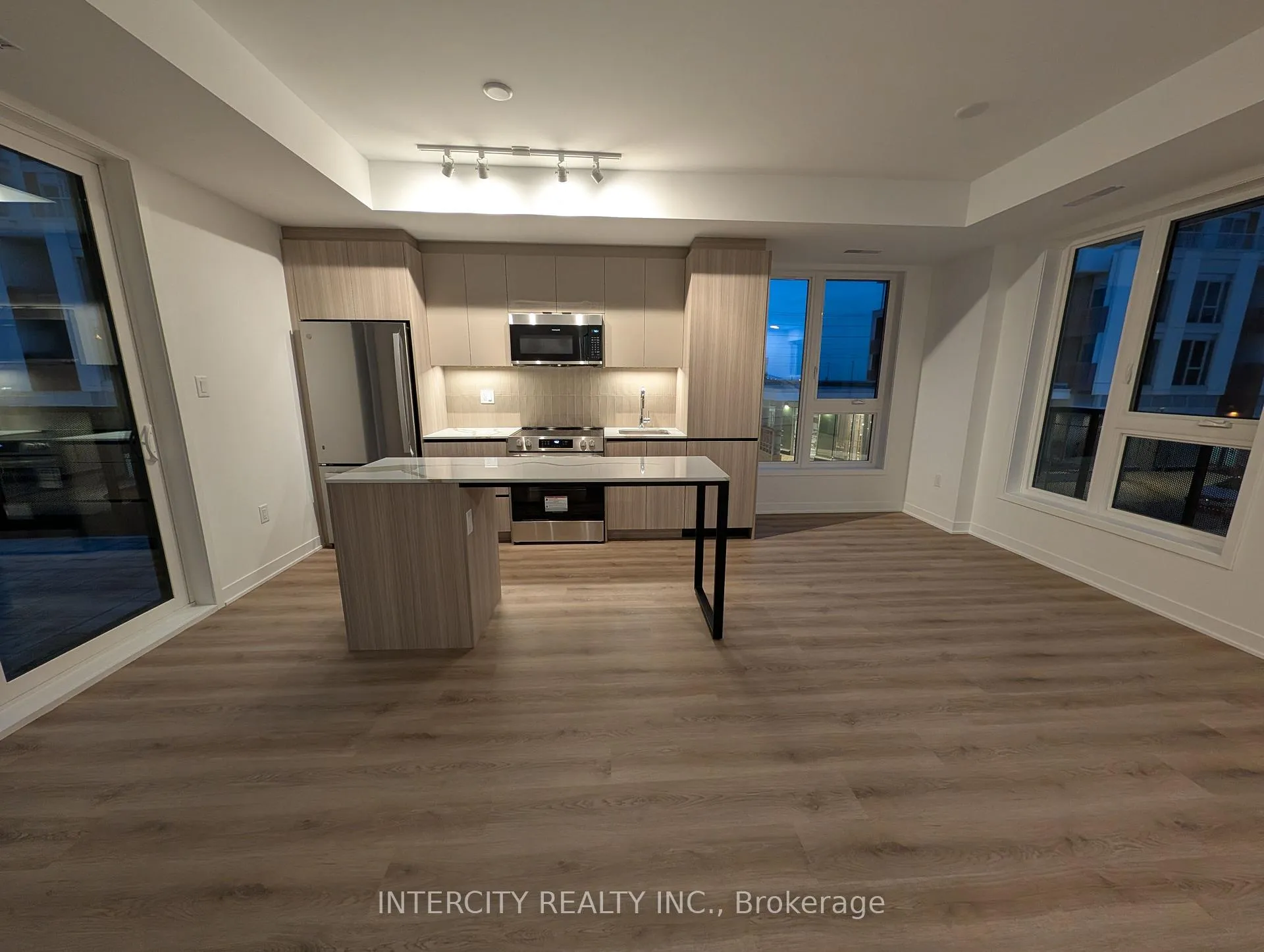 Photo 4 of Unit 213, 42 All Nations Drive, Brampton, Northwest Brampton — HOMEH
