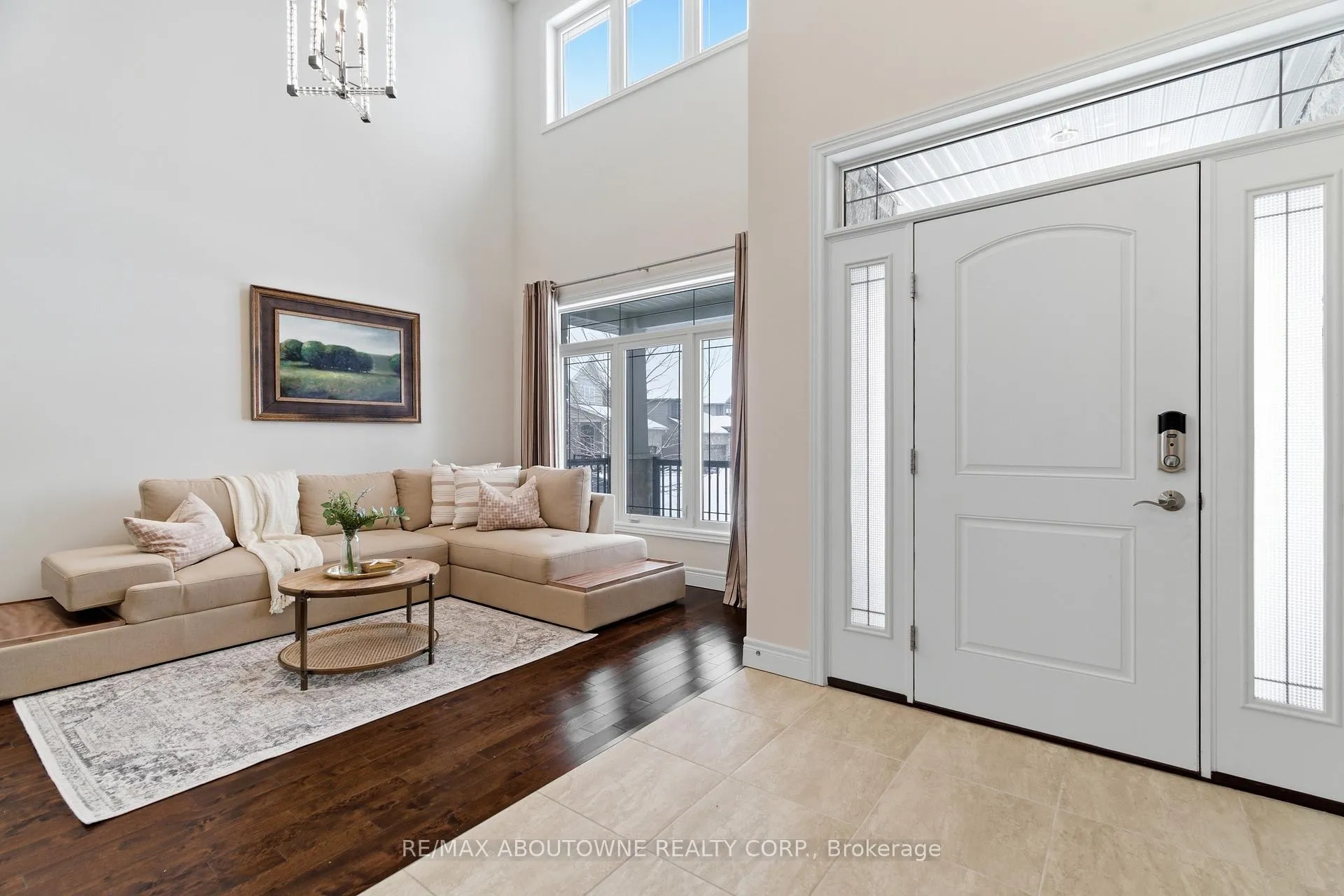 Photo 6 of 305 Gosling Gardens, Guelph, Clairfields/Hanlon Business Park — HOMEH