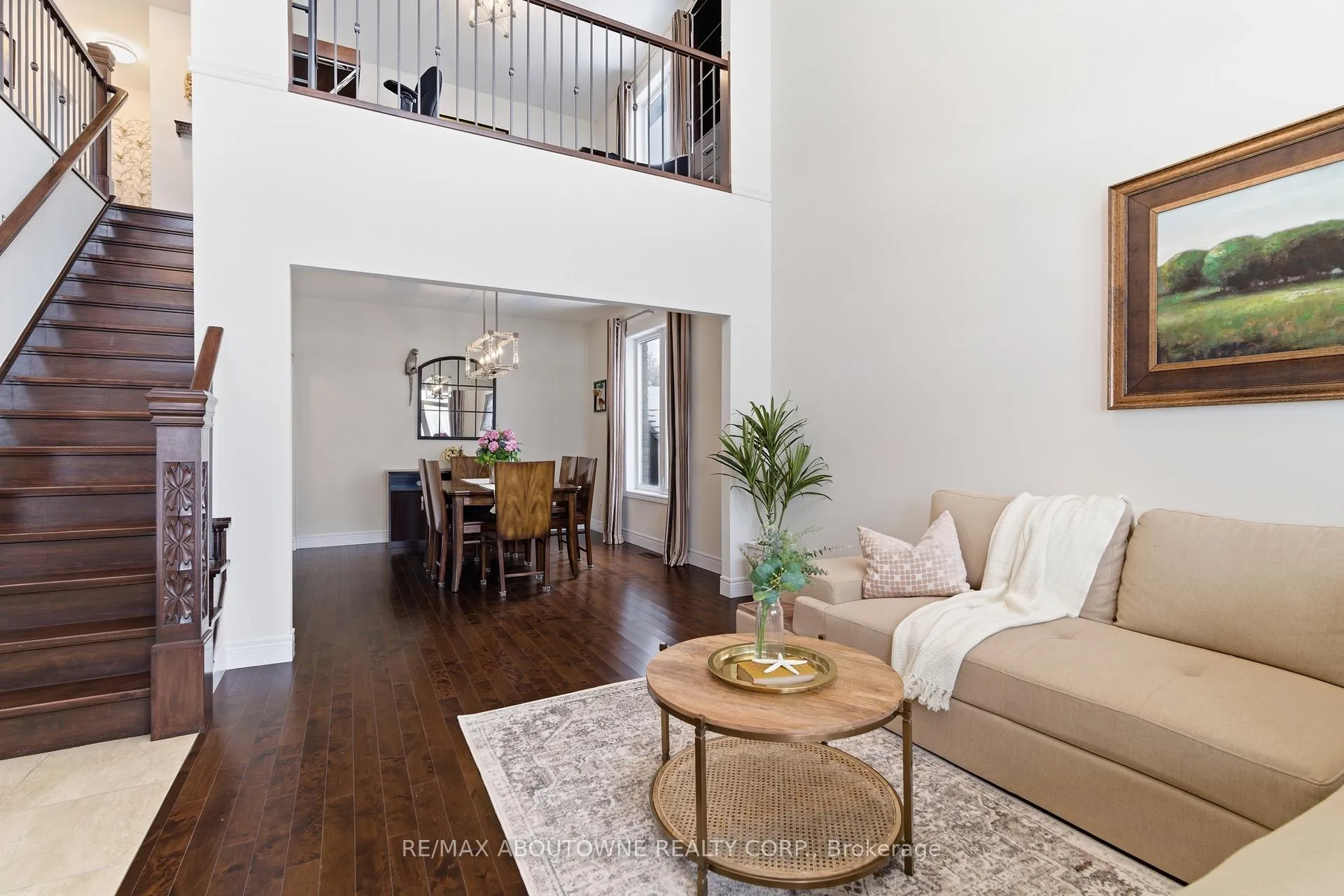 Photo 9 of 305 Gosling Gardens, Guelph, Clairfields/Hanlon Business Park — HOMEH