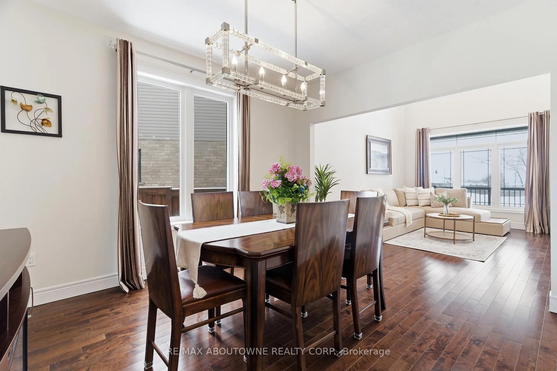 Photo 12 of 305 Gosling Gardens, Guelph, Clairfields/Hanlon Business Park — HOMEH