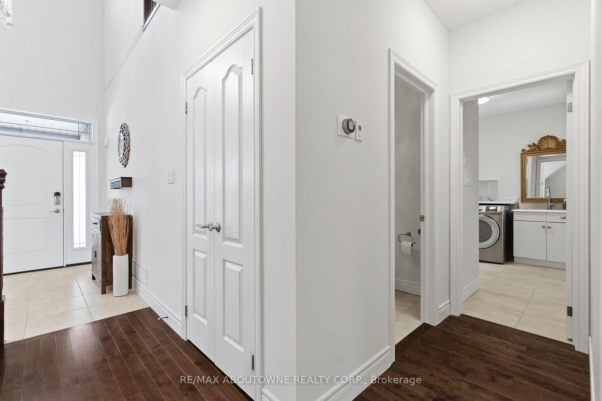 Photo 19 of 305 Gosling Gardens, Guelph, Clairfields/Hanlon Business Park — HOMEH