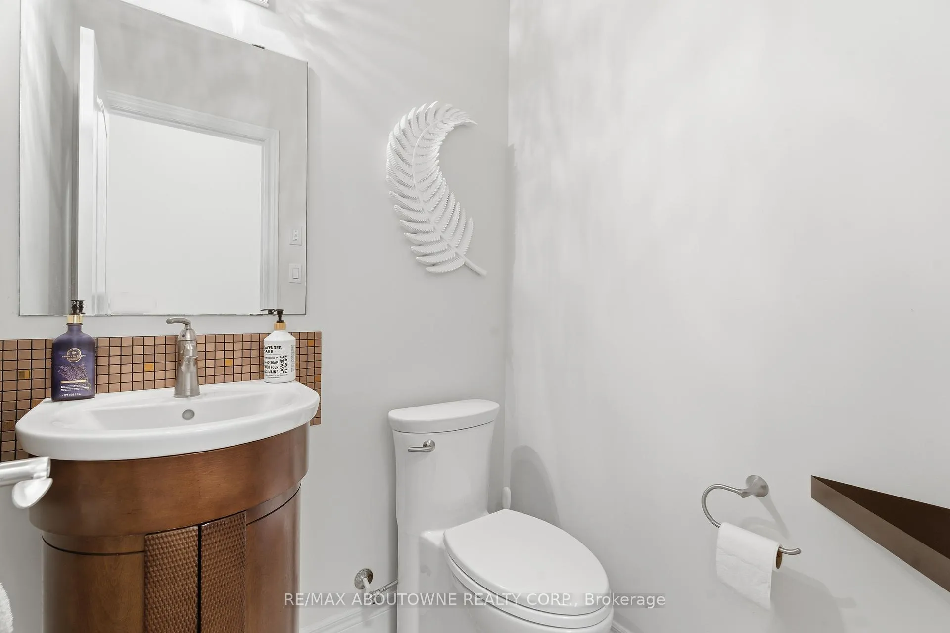 Photo 20 of 305 Gosling Gardens, Guelph, Clairfields/Hanlon Business Park — HOMEH