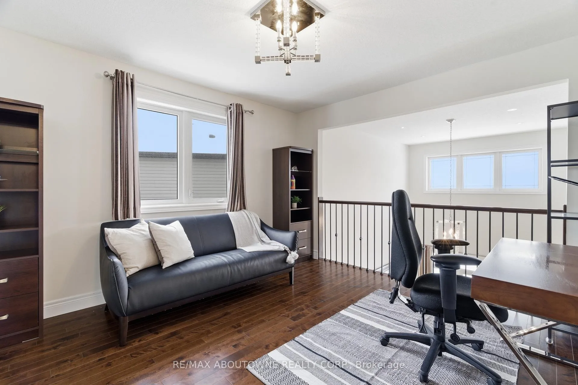 Photo 25 of 305 Gosling Gardens, Guelph, Clairfields/Hanlon Business Park — HOMEH