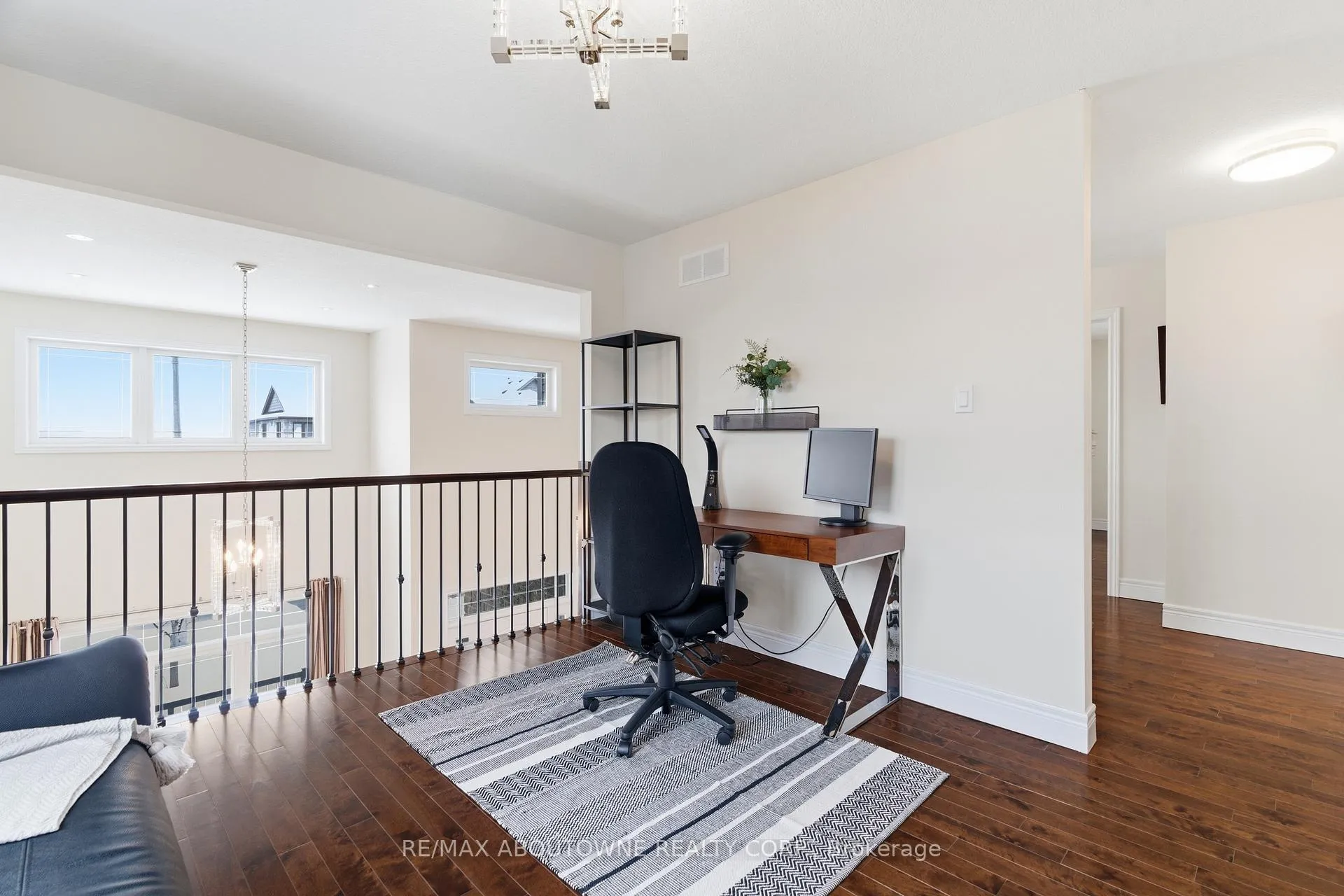 Photo 26 of 305 Gosling Gardens, Guelph, Clairfields/Hanlon Business Park — HOMEH