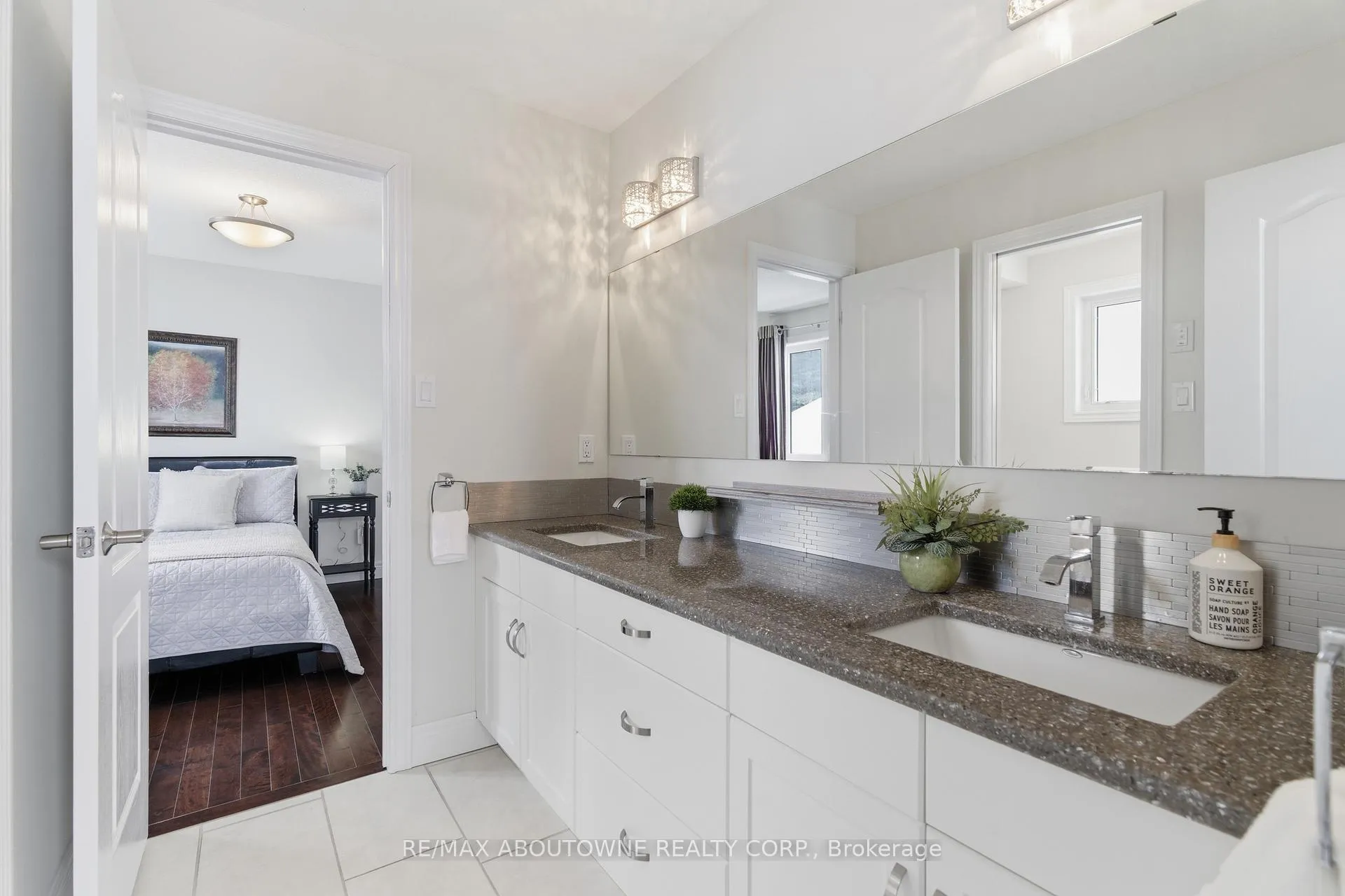 Photo 30 of 305 Gosling Gardens, Guelph, Clairfields/Hanlon Business Park — HOMEH