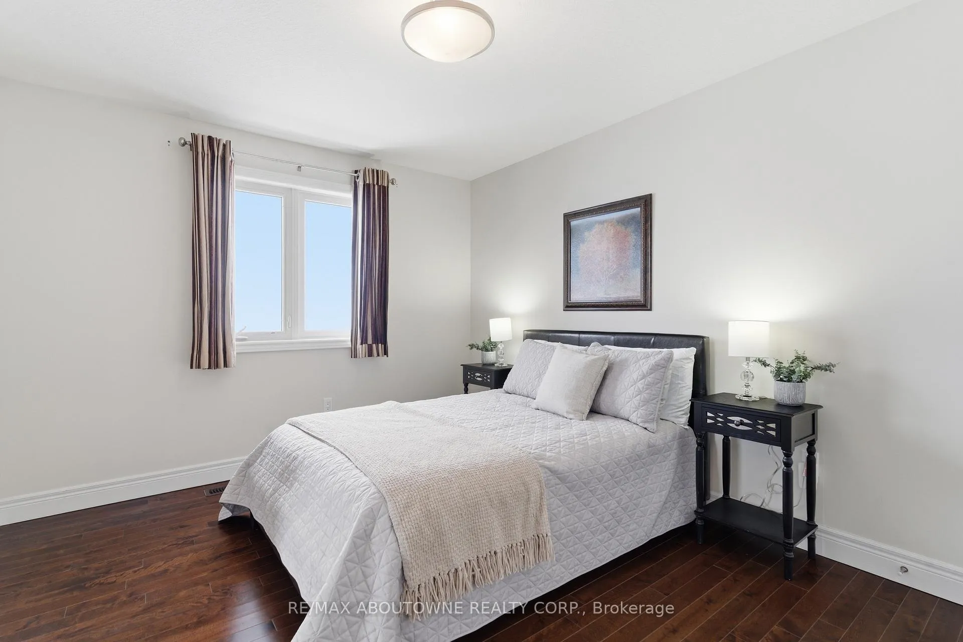 Photo 32 of 305 Gosling Gardens, Guelph, Clairfields/Hanlon Business Park — HOMEH