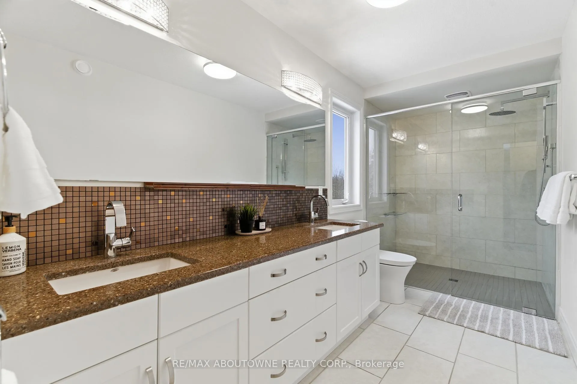 Photo 38 of 305 Gosling Gardens, Guelph, Clairfields/Hanlon Business Park — HOMEH