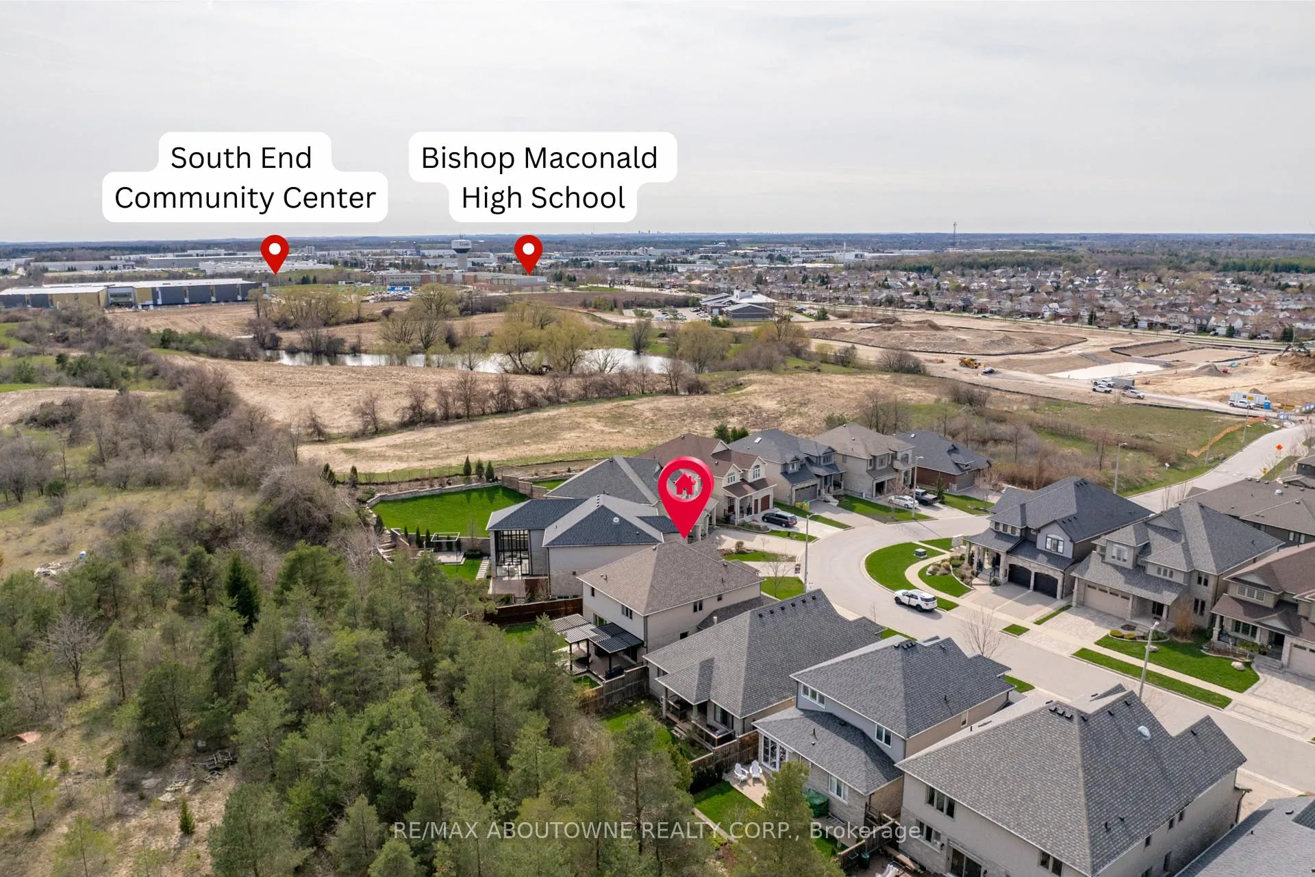 Photo 47 of 305 Gosling Gardens, Guelph, Clairfields/Hanlon Business Park — HOMEH