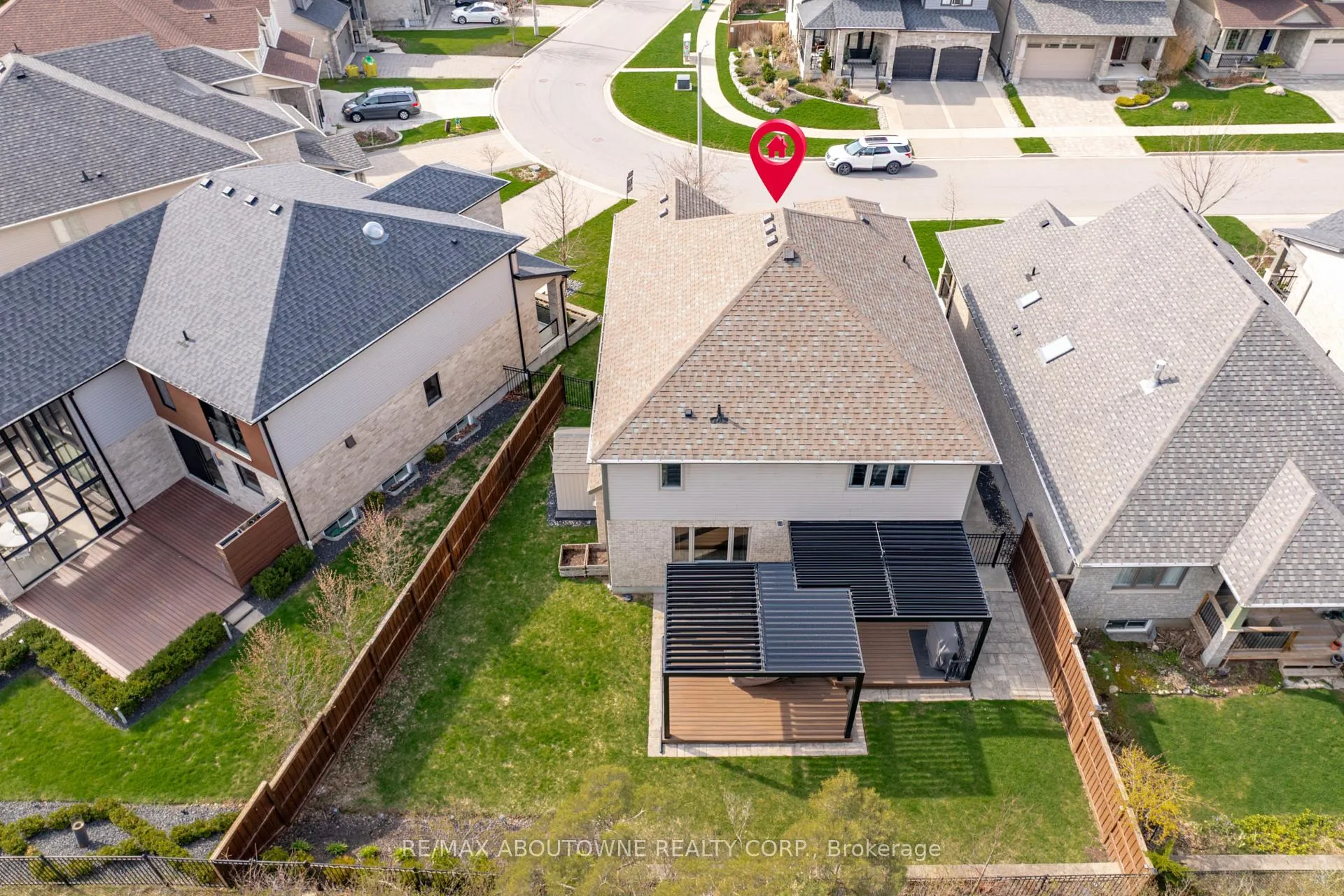 Photo 48 of 305 Gosling Gardens, Guelph, Clairfields/Hanlon Business Park — HOMEH