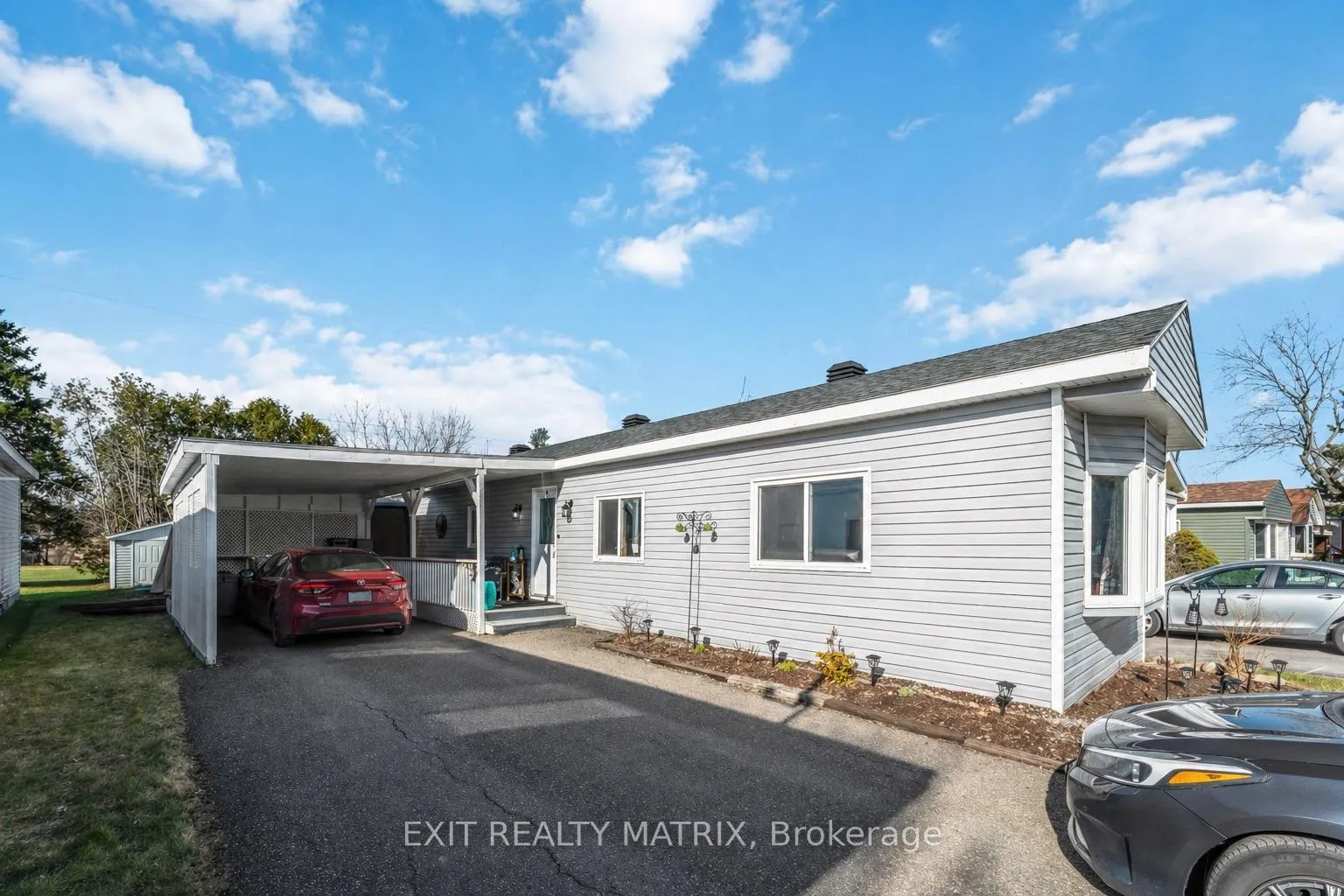 Photo 1 of 1018 Vista Barrett Private, Ottawa, Greely — HOMEH