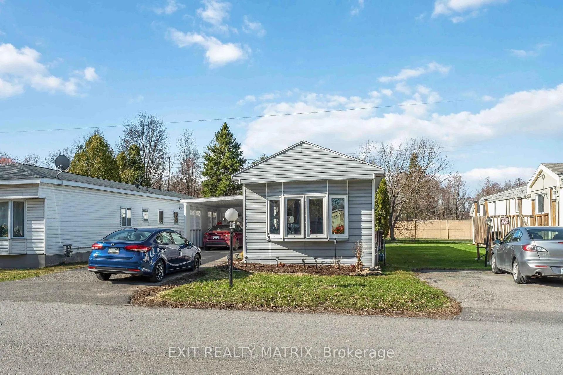 Photo 3 of 1018 Vista Barrett Private, Ottawa, Greely — HOMEH