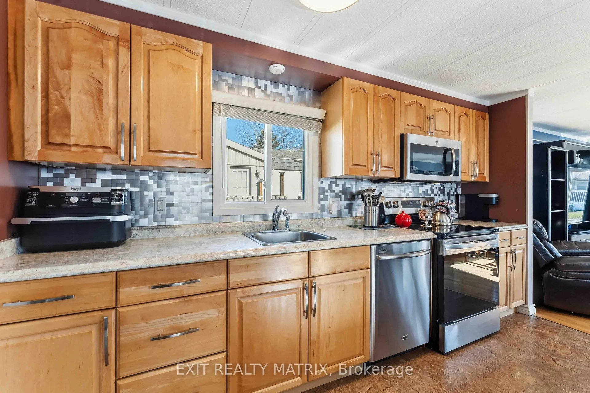 Photo 11 of 1018 Vista Barrett Private, Ottawa, Greely — HOMEH