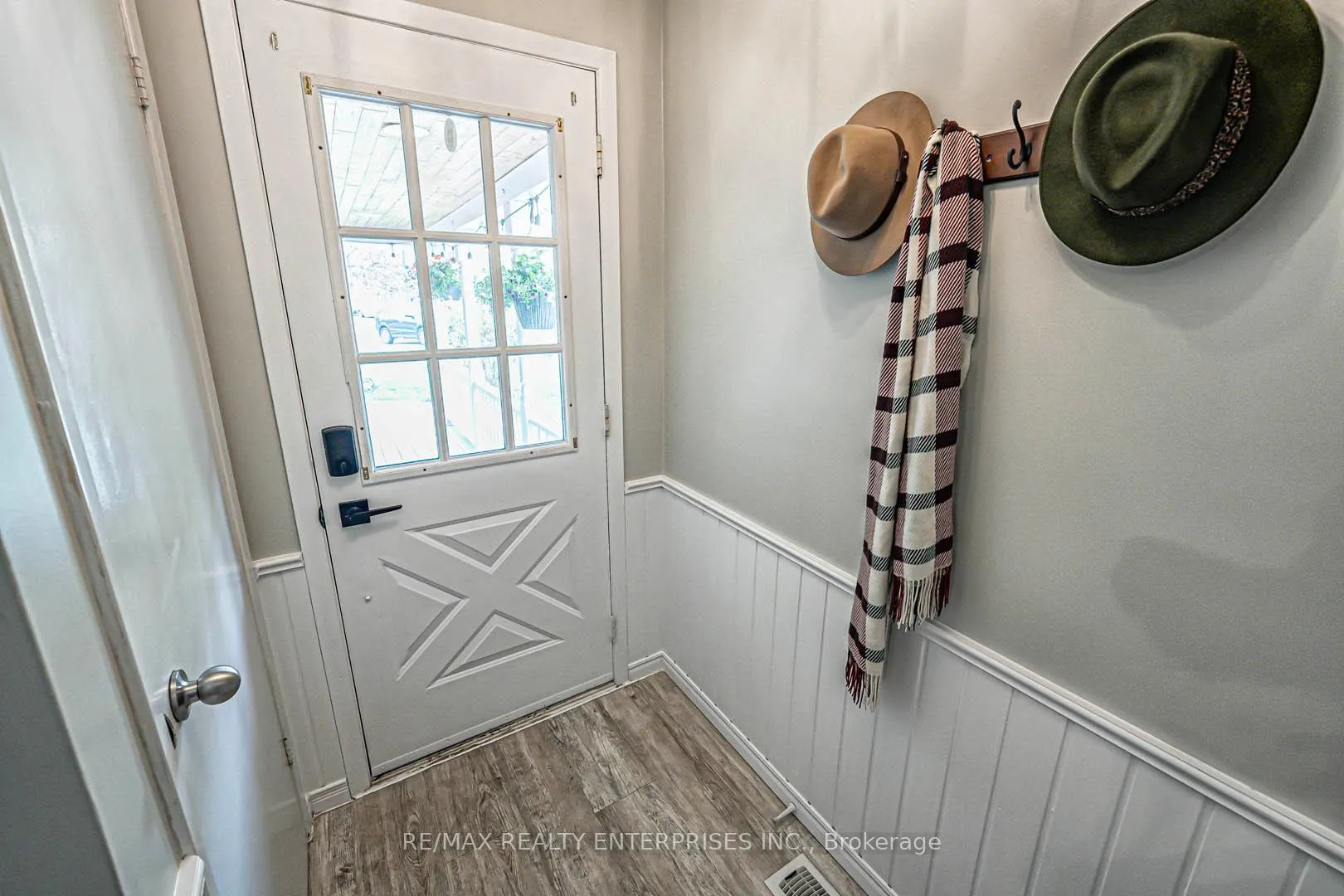 Photo 5 of 817 Merritt Drive, Milton, Timberlea — HOMEH