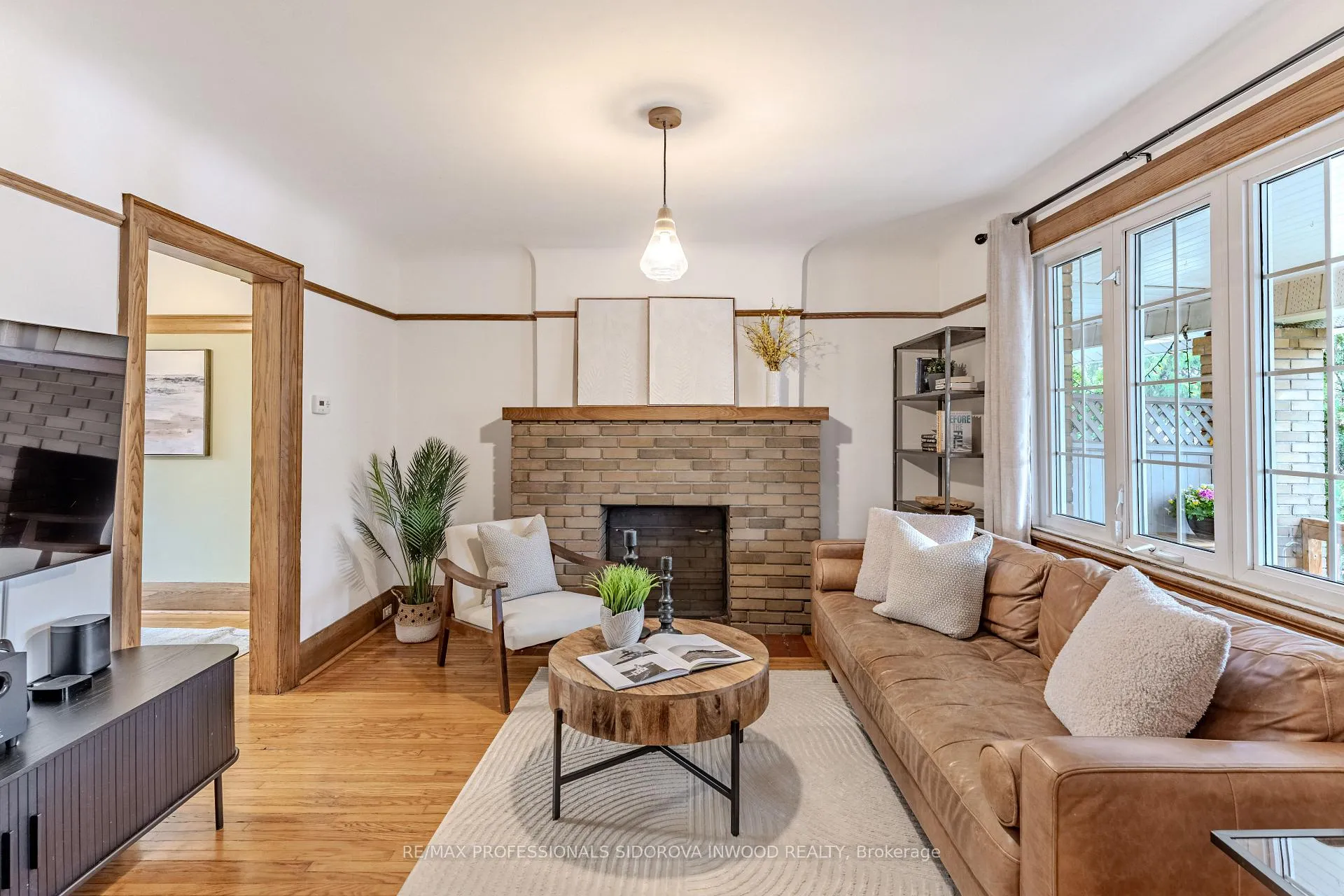 Photo 4 of 16 Howick Avenue, Toronto, Weston-Pellam Park — HOMEH