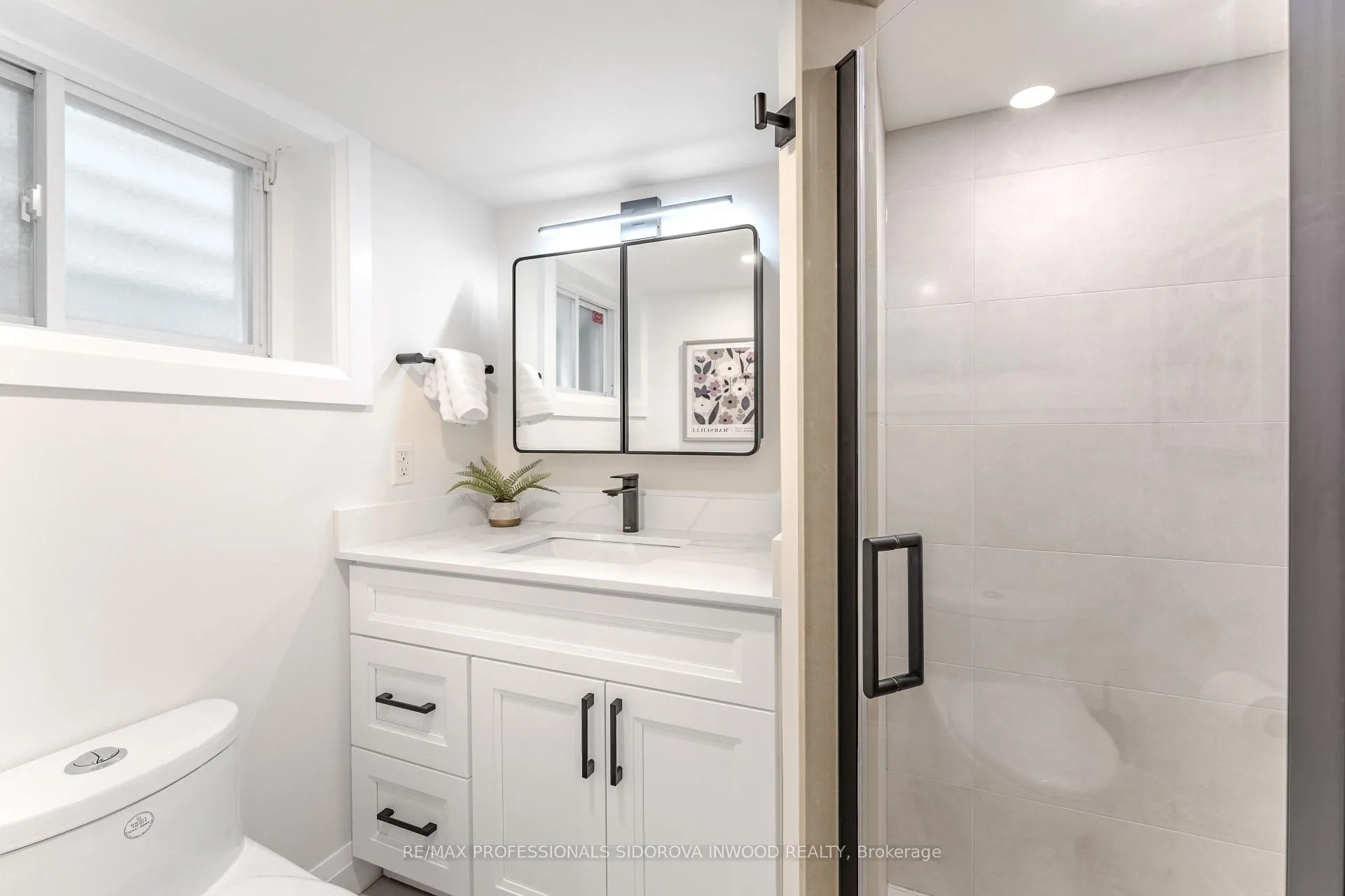 Photo 22 of 16 Howick Avenue, Toronto, Weston-Pellam Park — HOMEH