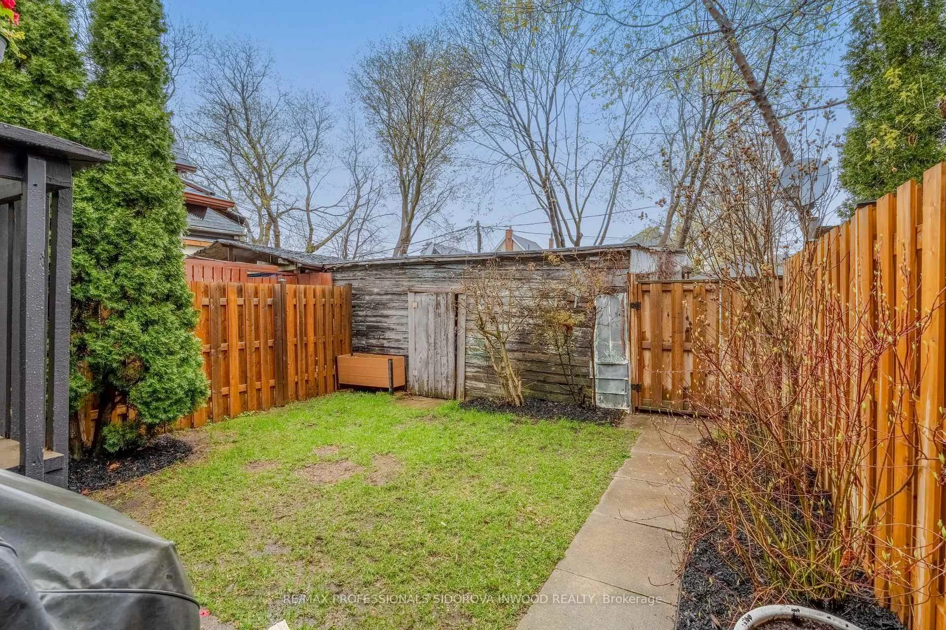 Photo 24 of 16 Howick Avenue, Toronto, Weston-Pellam Park — HOMEH