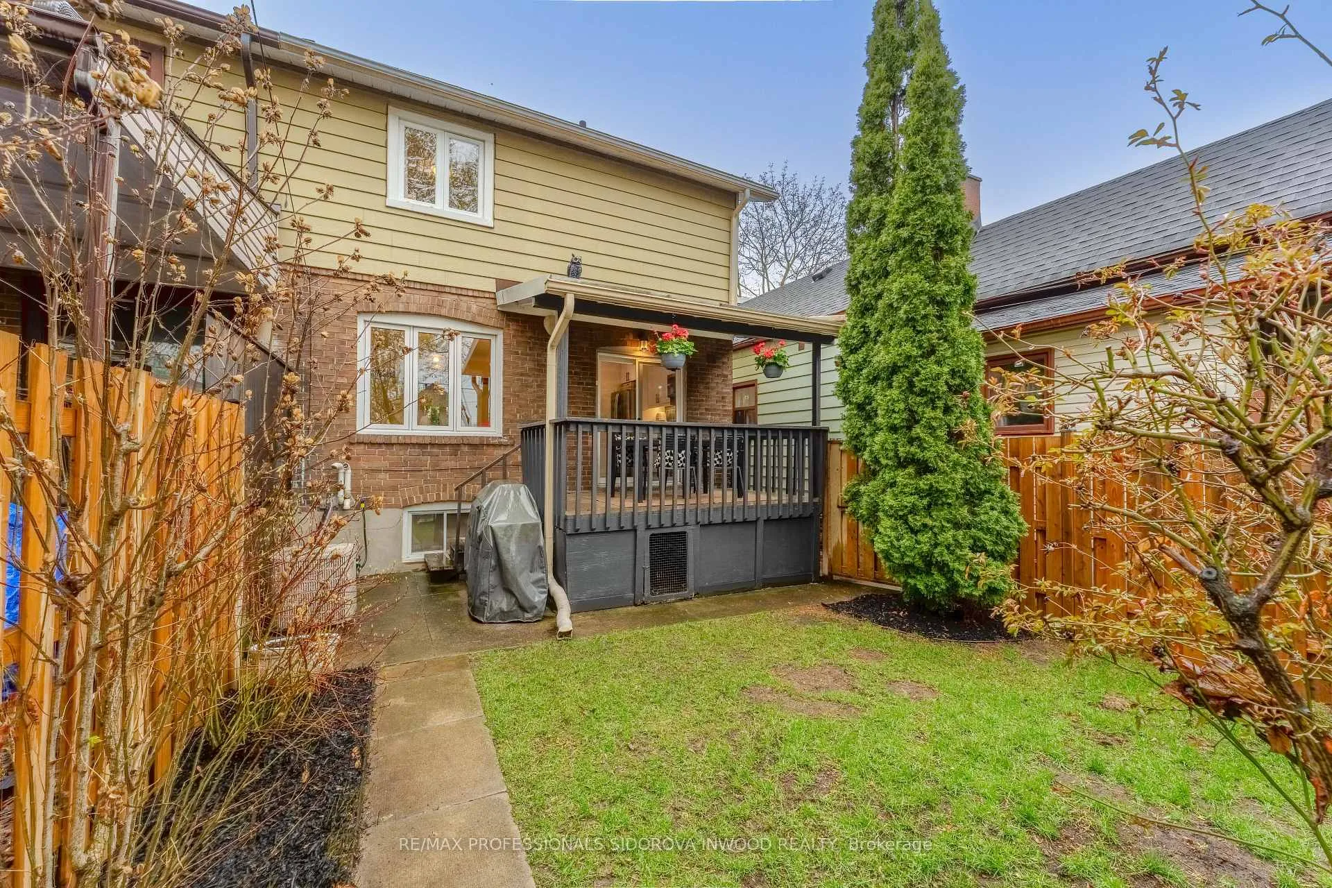 Photo 25 of 16 Howick Avenue, Toronto, Weston-Pellam Park — HOMEH