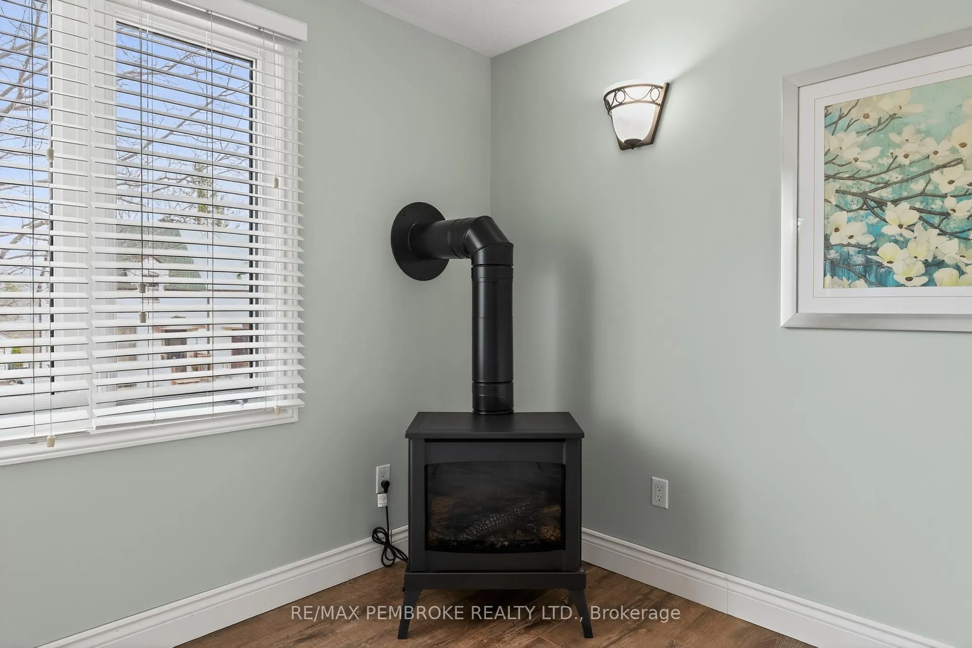 Photo 9 of 12 Alder Crescent, Deep River — HOMEH
