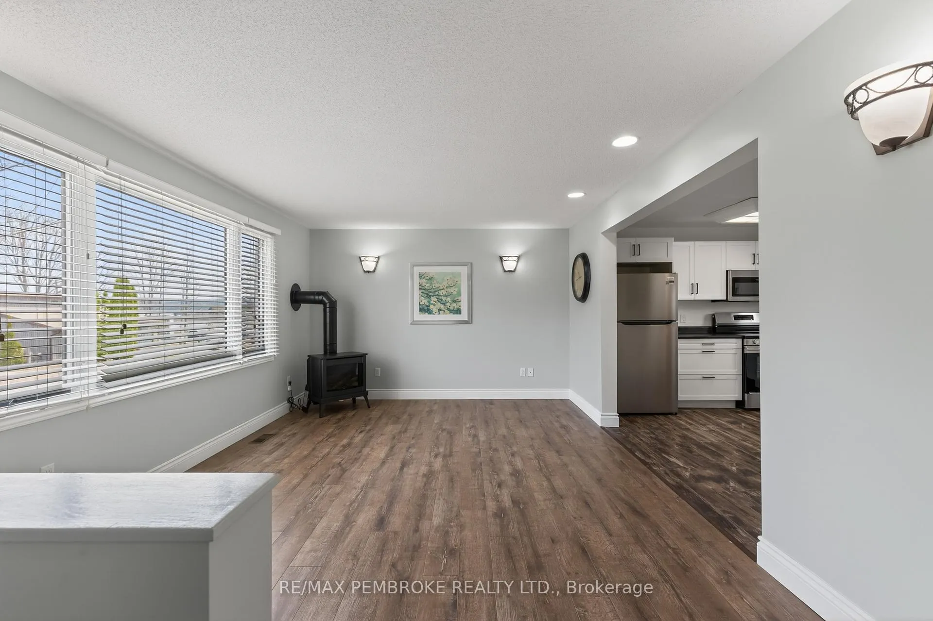 Photo 10 of 12 Alder Crescent, Deep River — HOMEH
