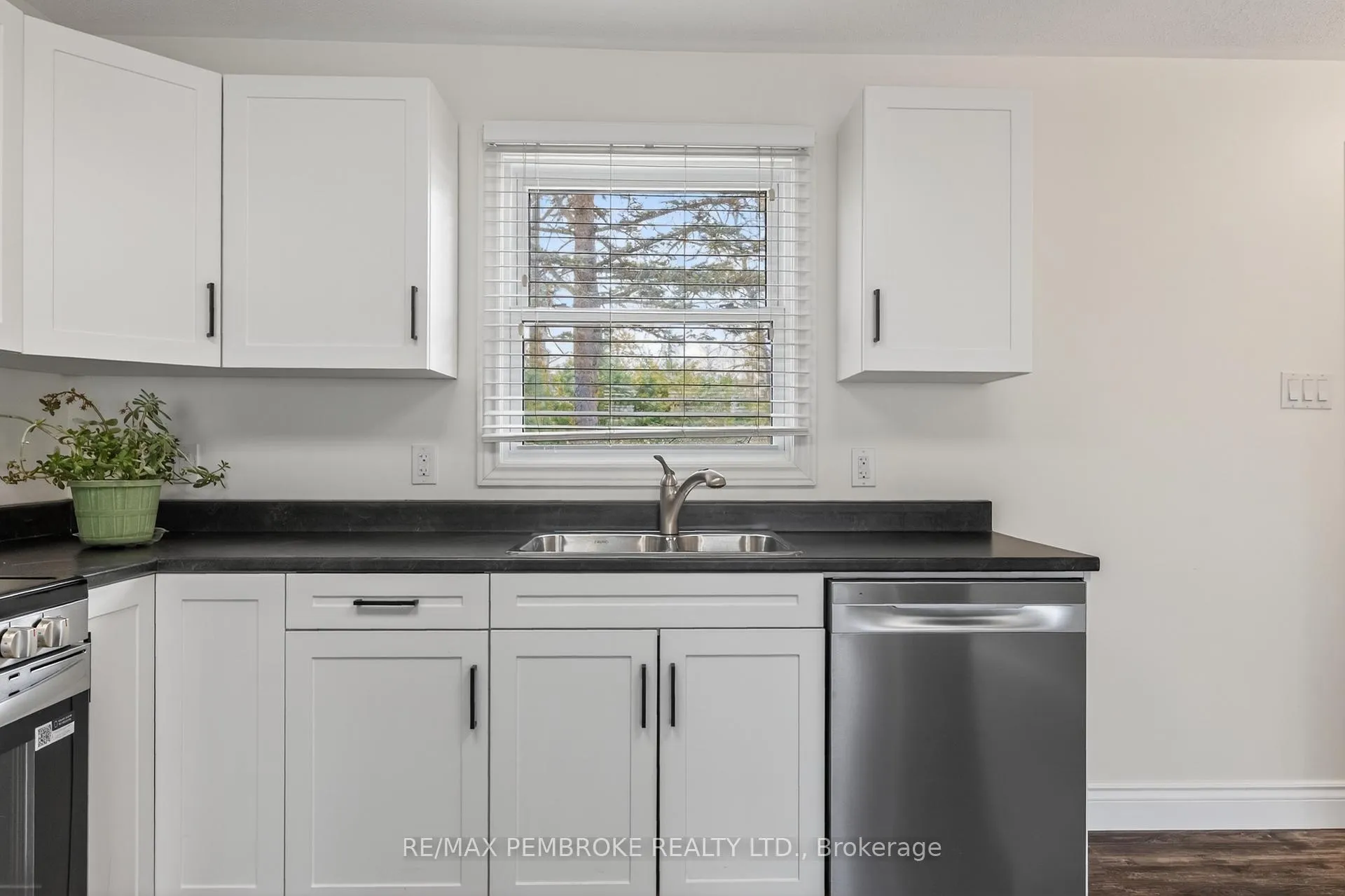 Photo 13 of 12 Alder Crescent, Deep River — HOMEH
