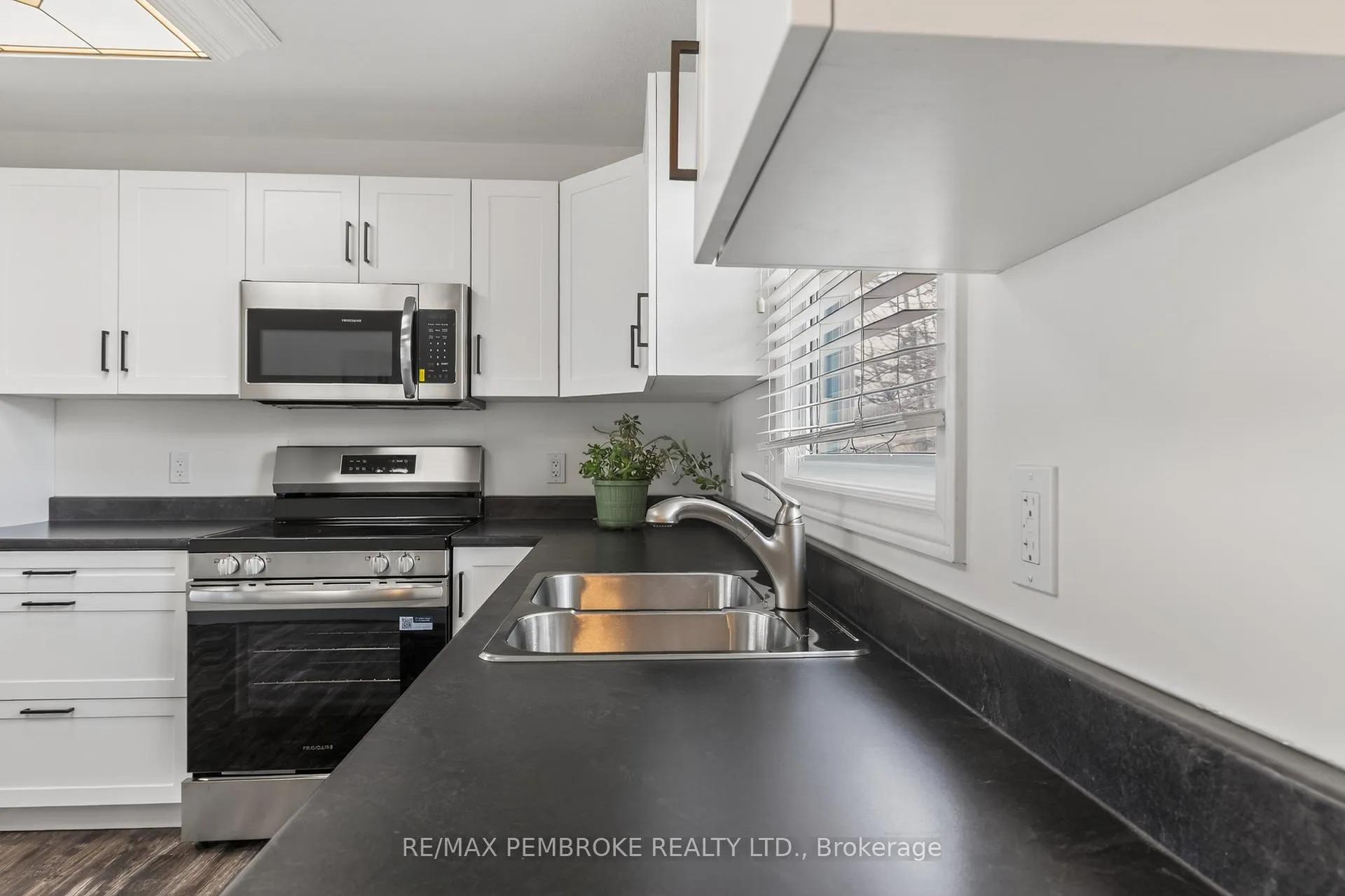 Photo 17 of 12 Alder Crescent, Deep River — HOMEH
